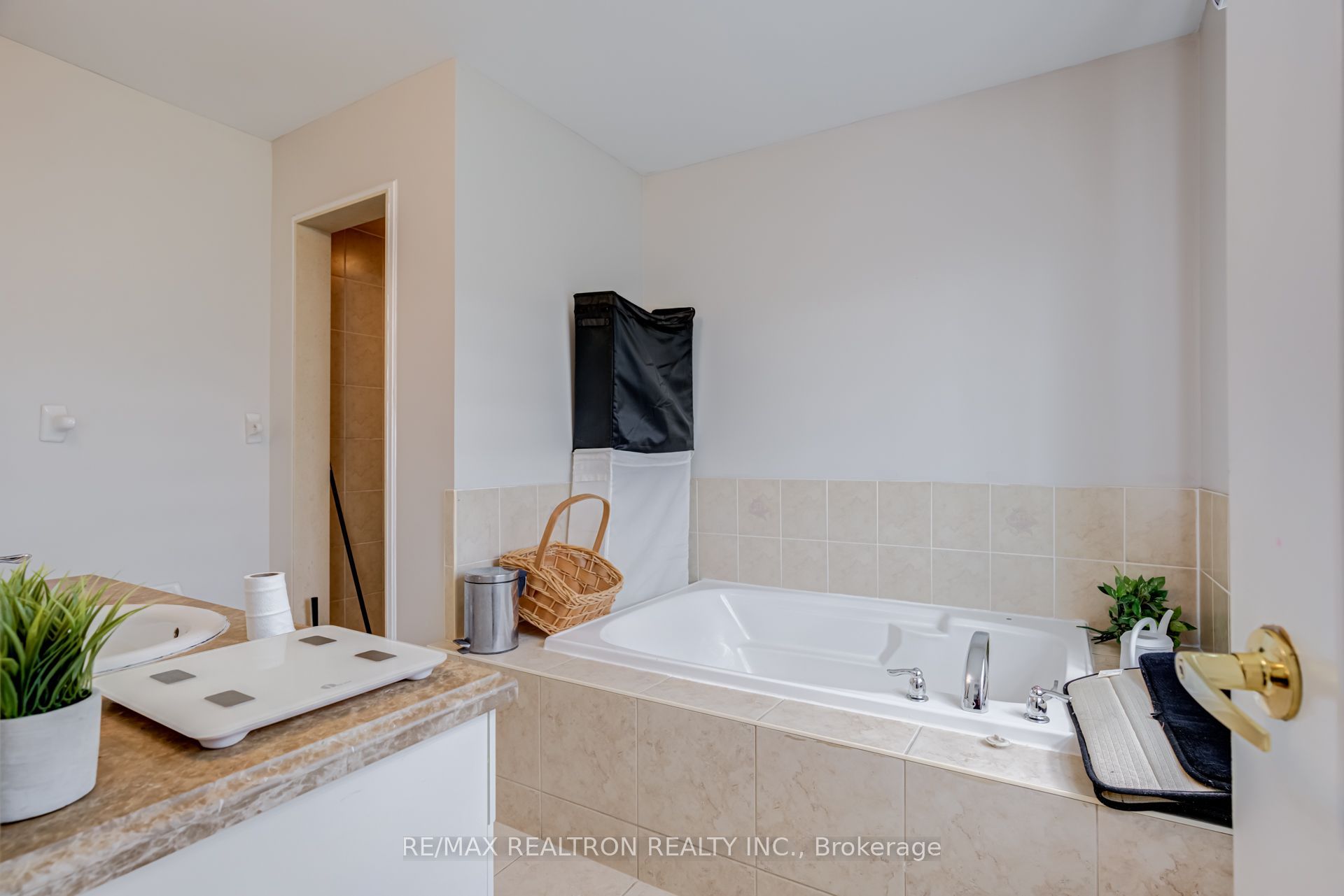 14 Kentview Crescent Property Photo 20