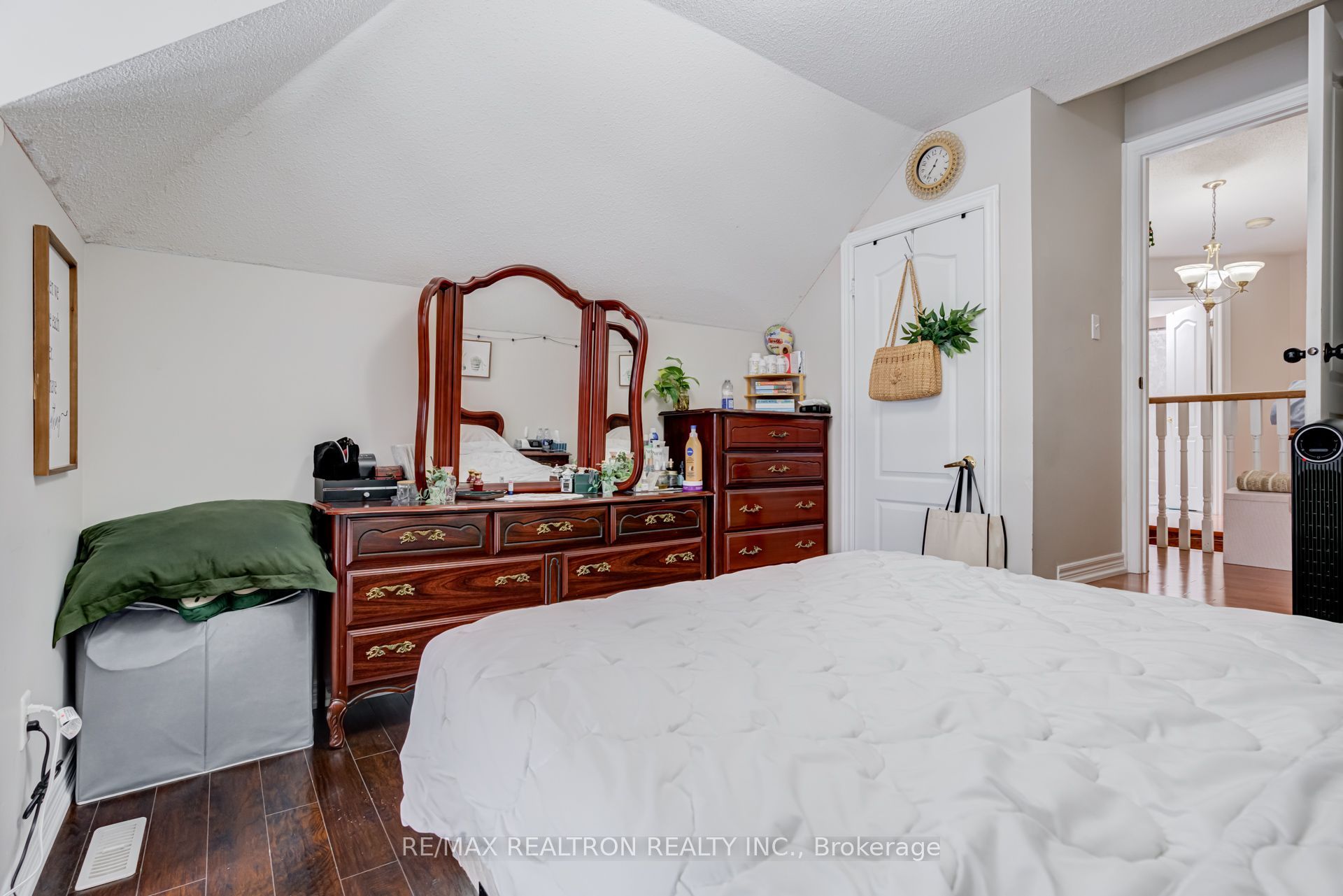 14 Kentview Crescent Property Photo 24