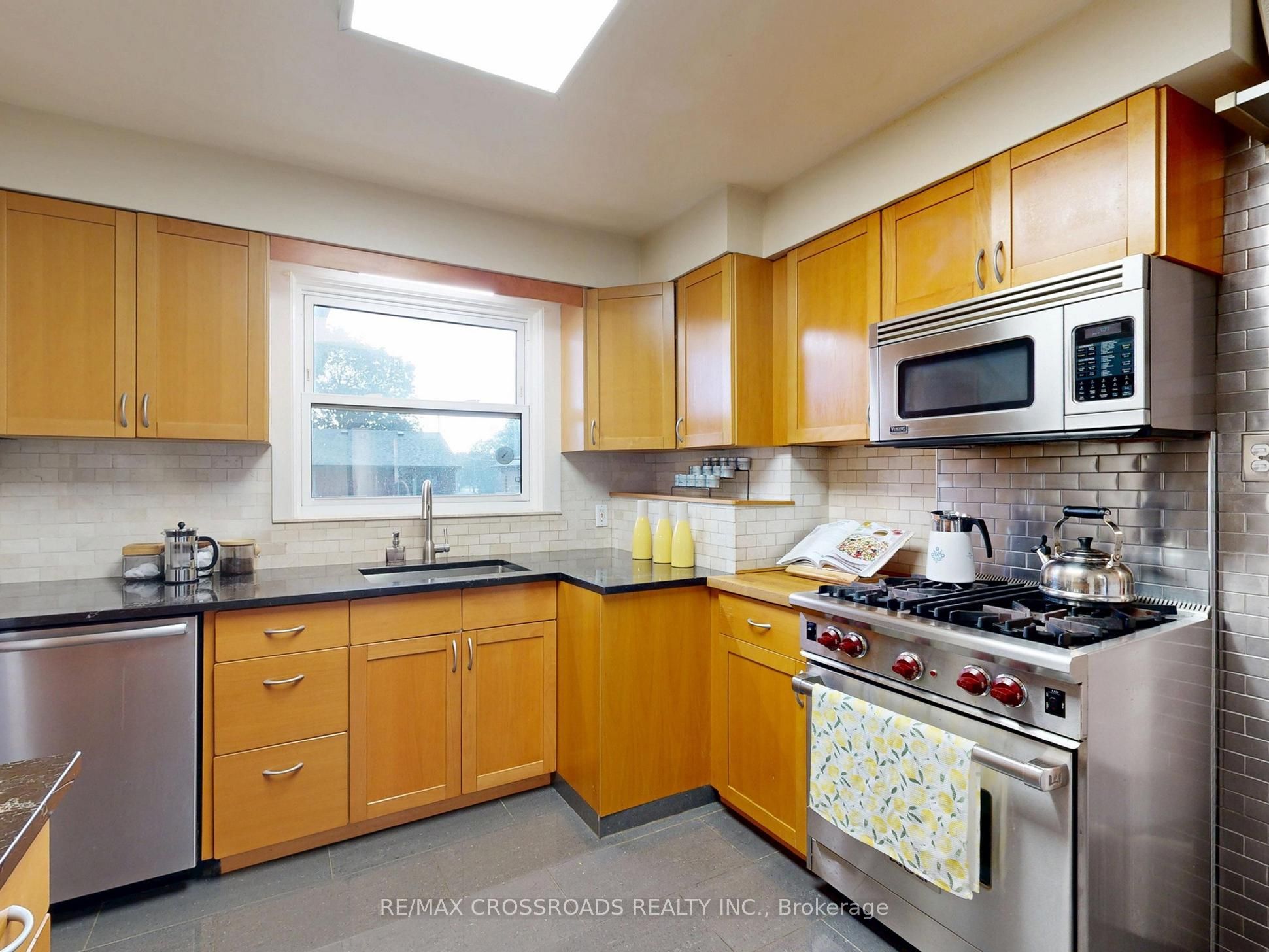 432 Paliser Crescent N Property Photo 13