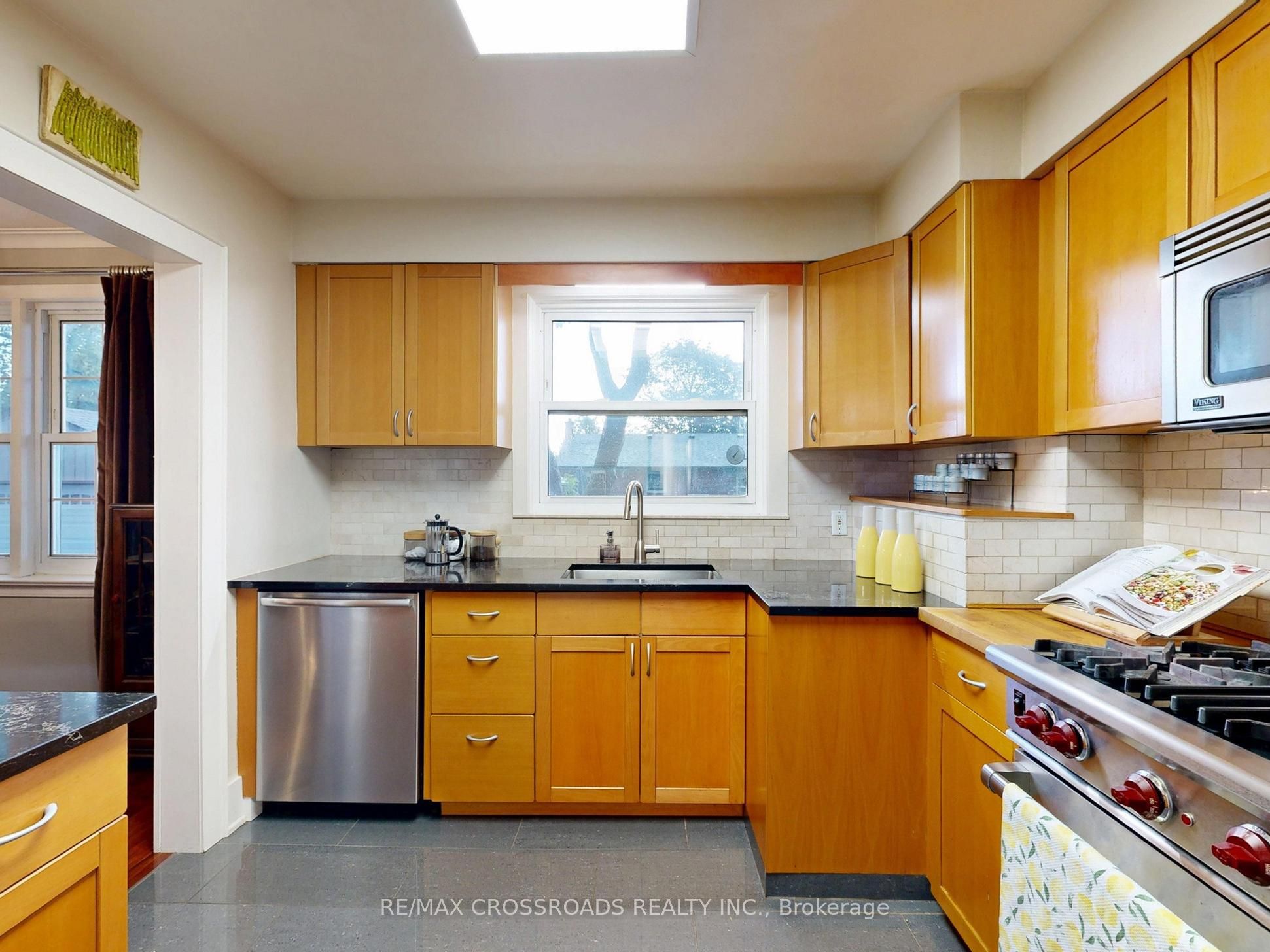 432 Paliser Crescent N Property Photo 14