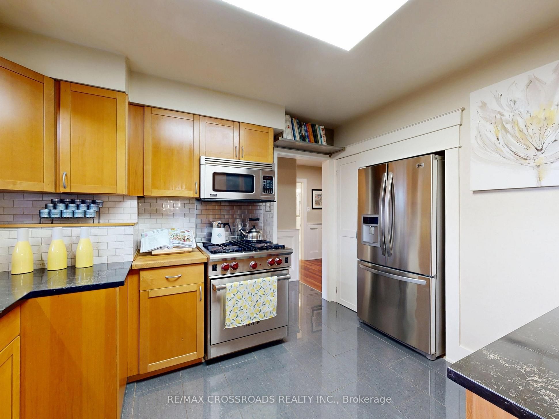 432 Paliser Crescent N Property Photo 16