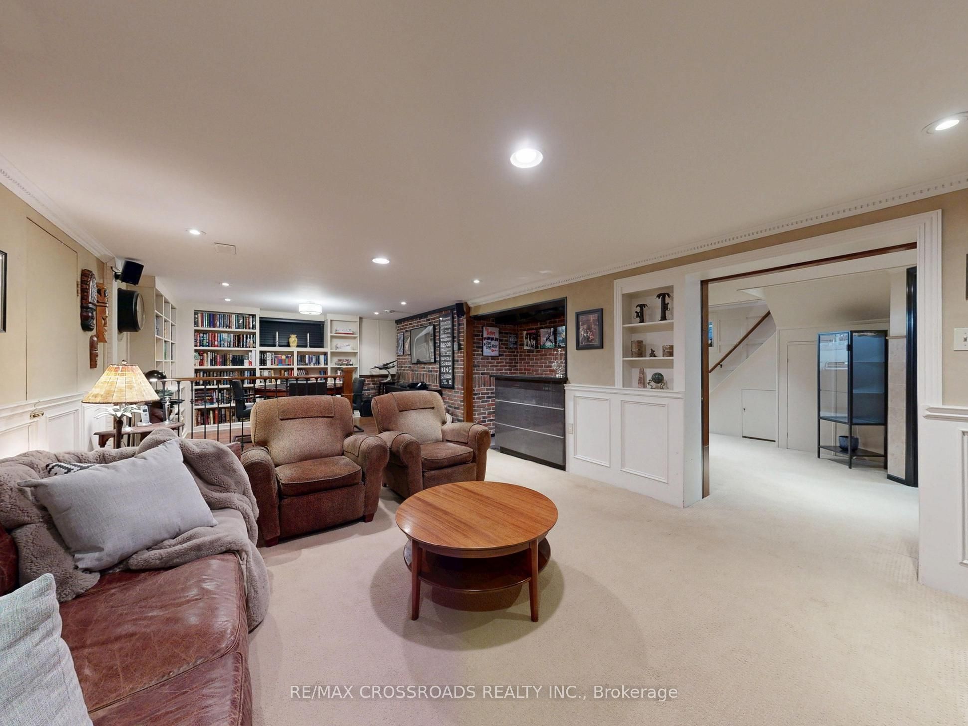 432 Paliser Crescent N Property Photo 35