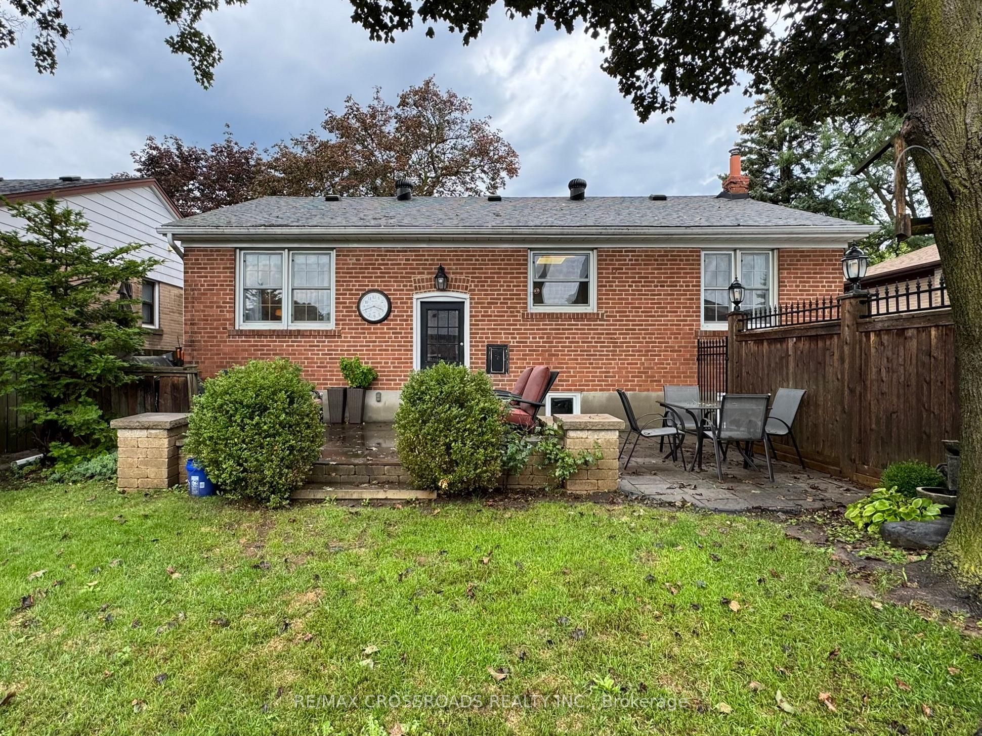 432 Paliser Crescent N Property Photo 45
