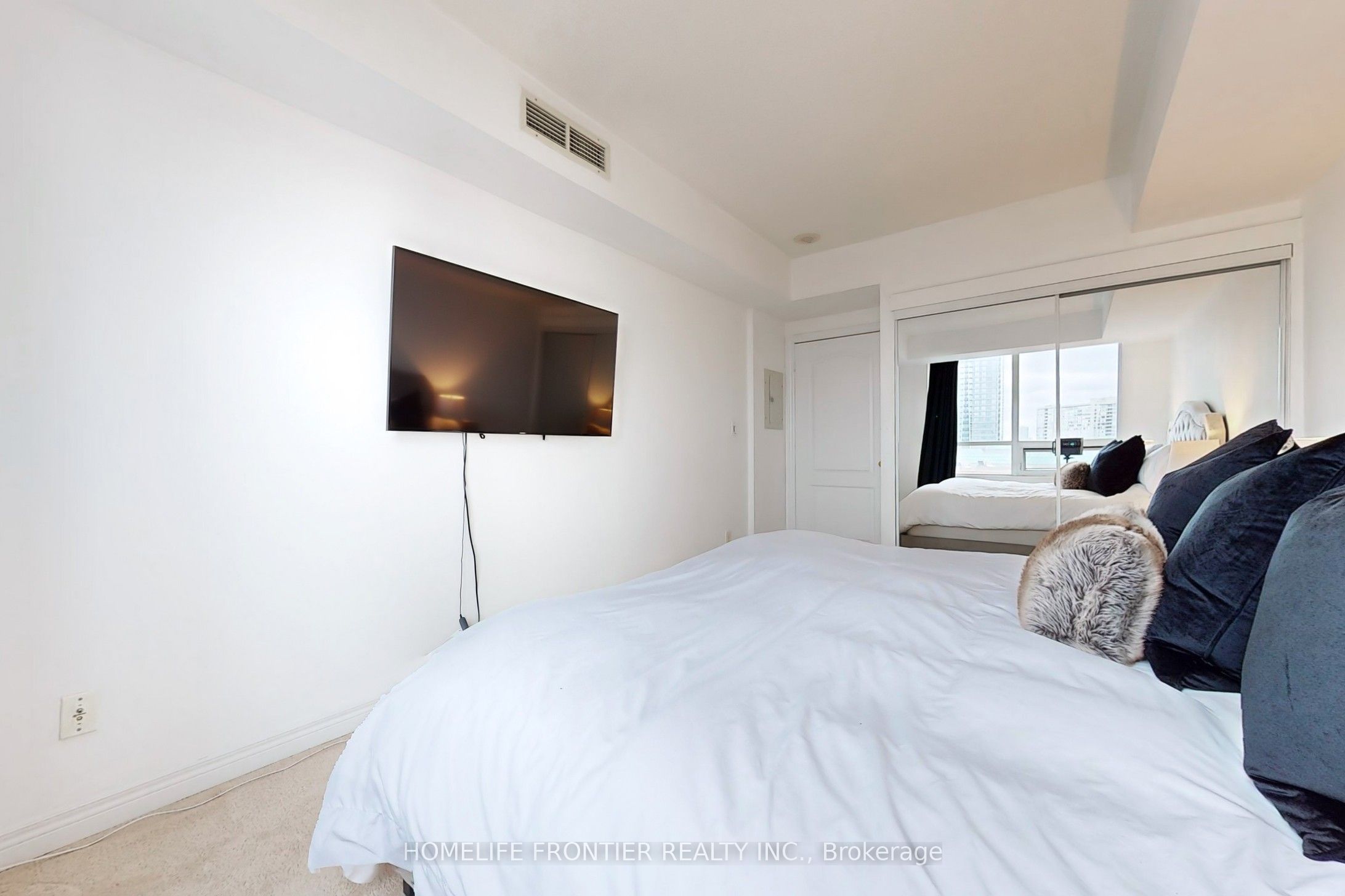 100 Promenade Circle 610 Property Photo 20