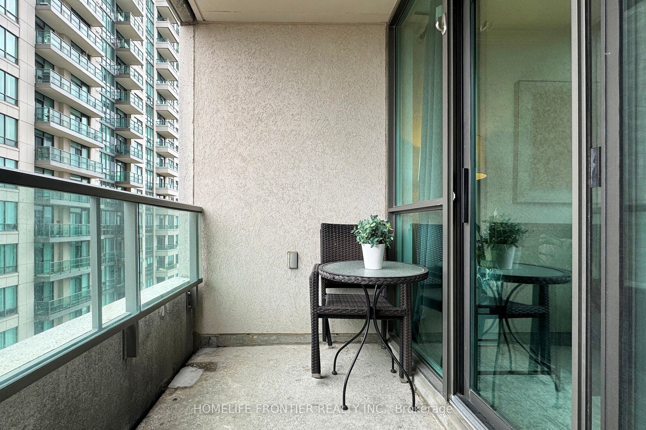100 Promenade Circle 610 Property Photo 23