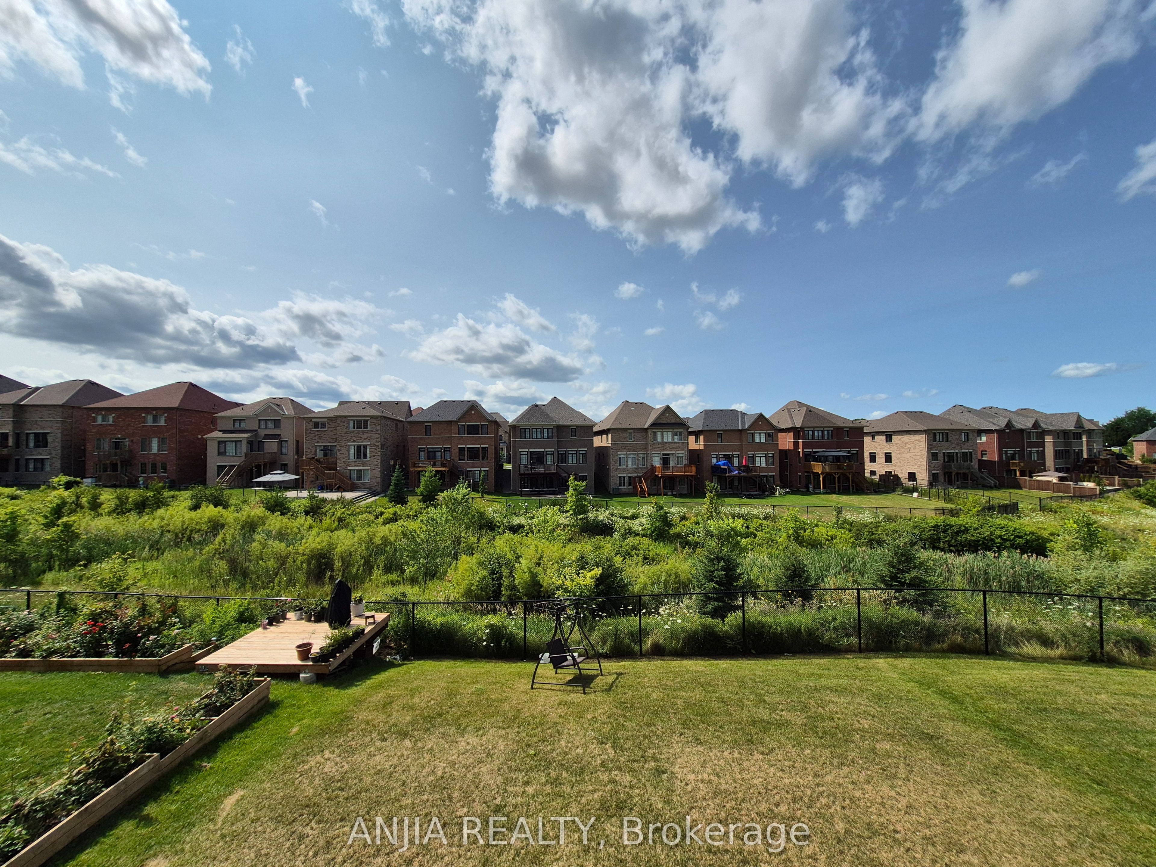 50 Meadow Vista Crescent Property Photo 24