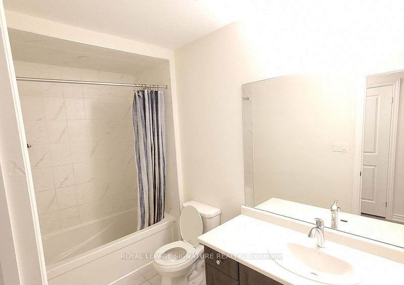 74 Ferragine Crescent Property Photo 12