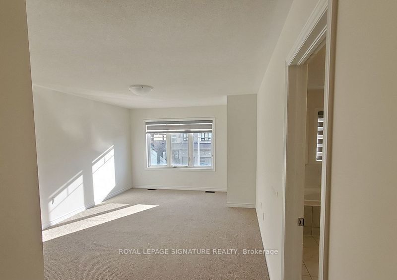 74 Ferragine Crescent Property Photo 14