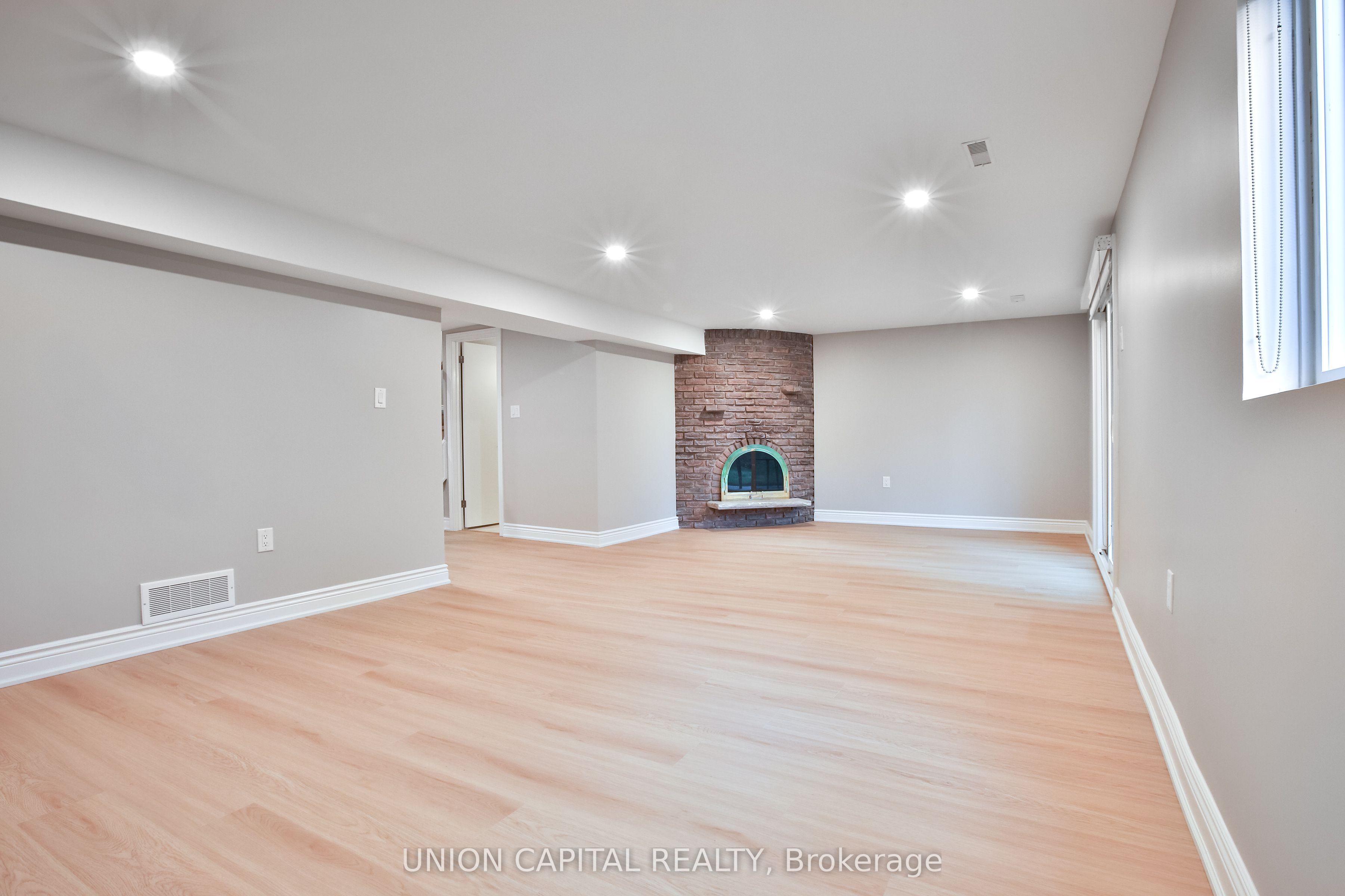 131 Romfield Circuit Lower Property Photo 10