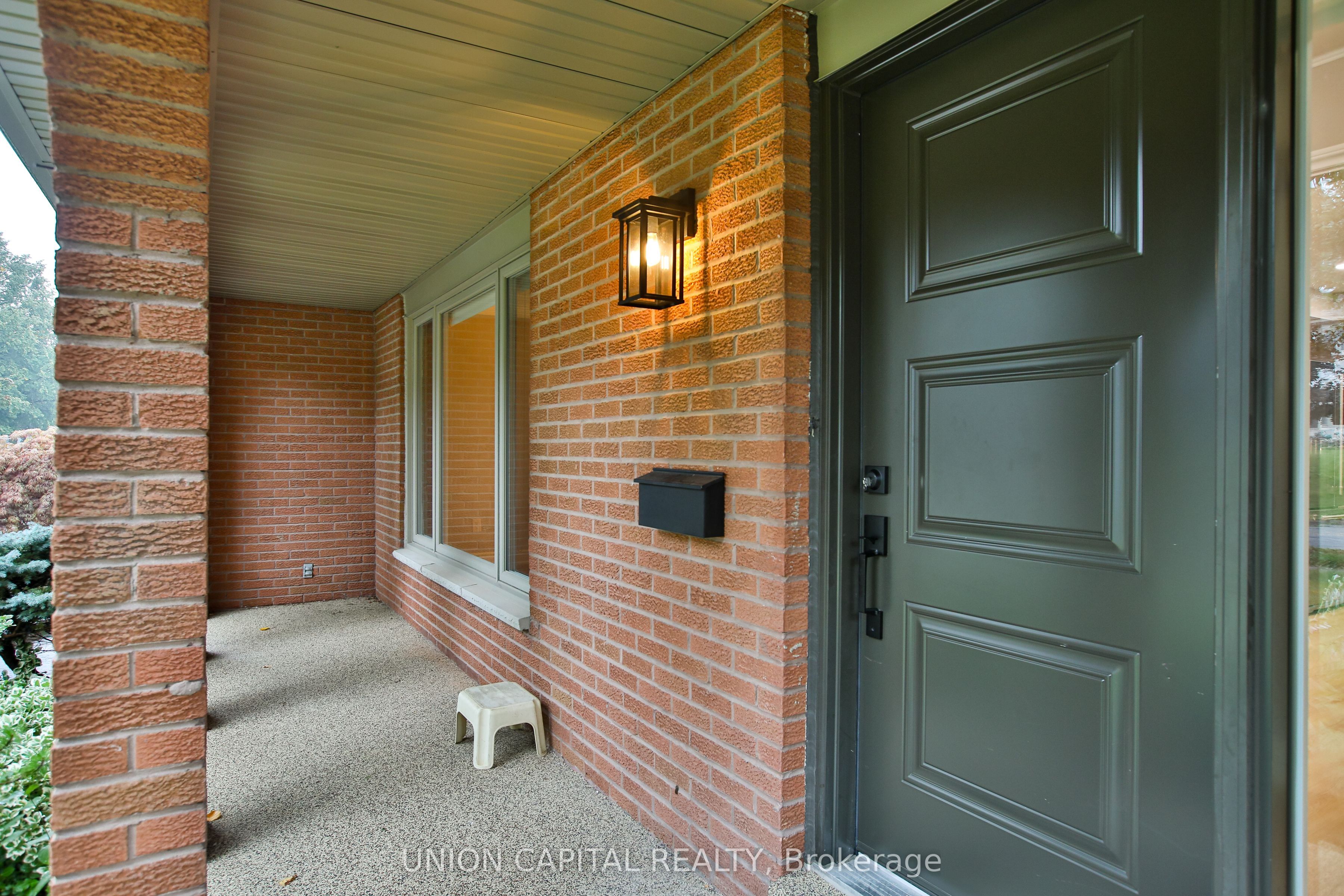 131 Romfield Circuit Lower Property Photo 17