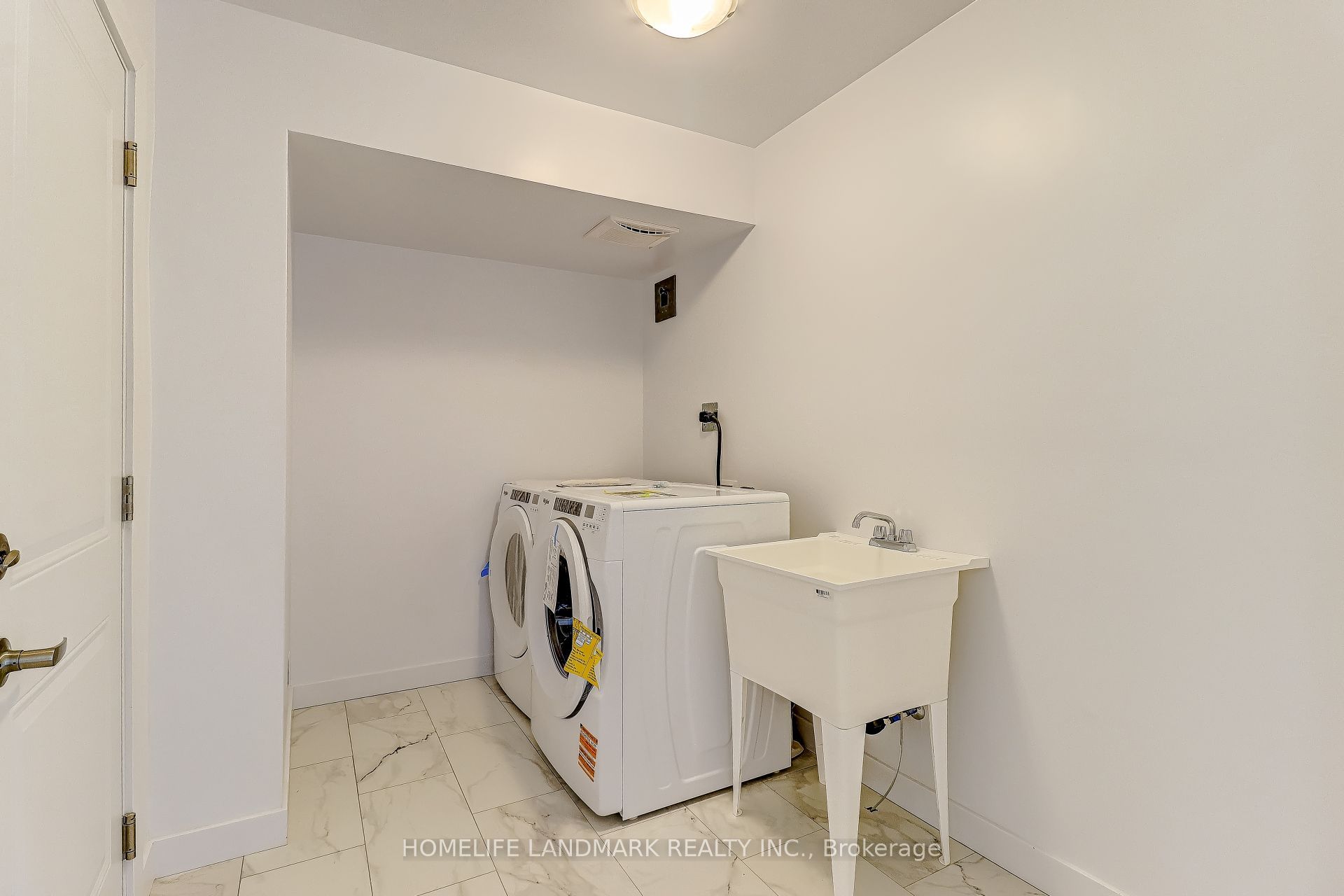 17 Bancroft Lane Property Photo 12