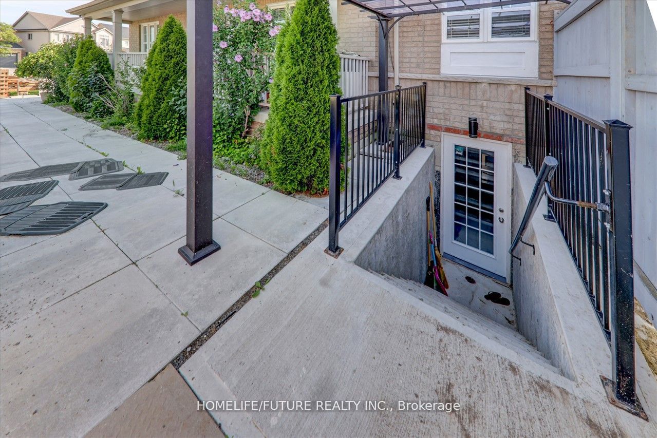 939 Miller Park Avenue Bsmt Property Photo 4