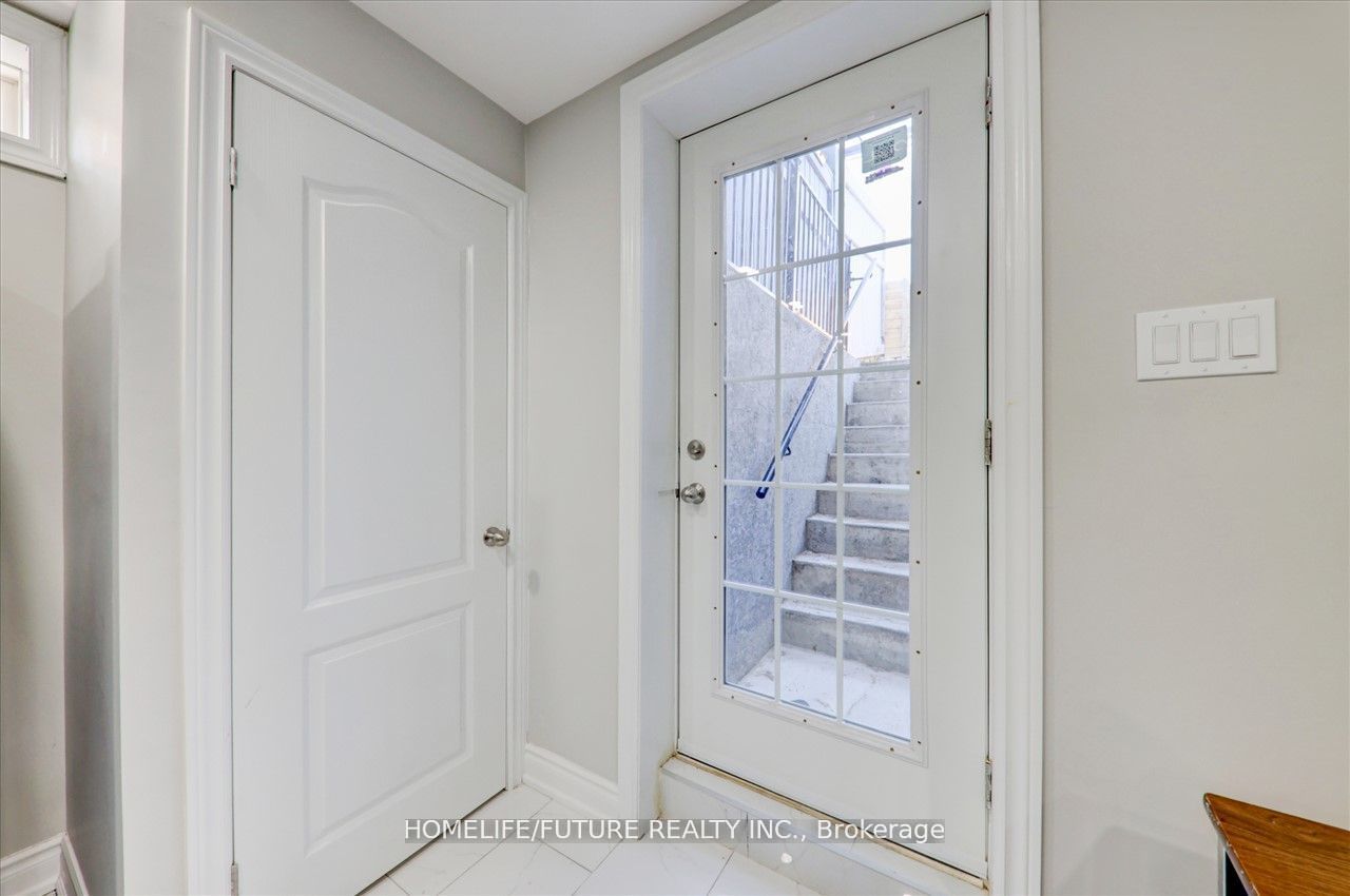 939 Miller Park Avenue Bsmt Property Photo 5