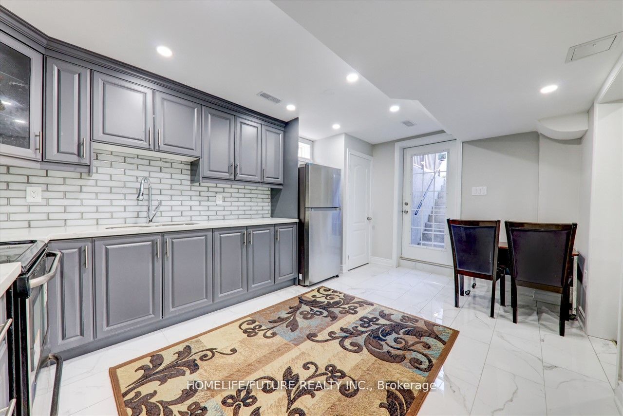 939 Miller Park Avenue Bsmt Property Photo 8