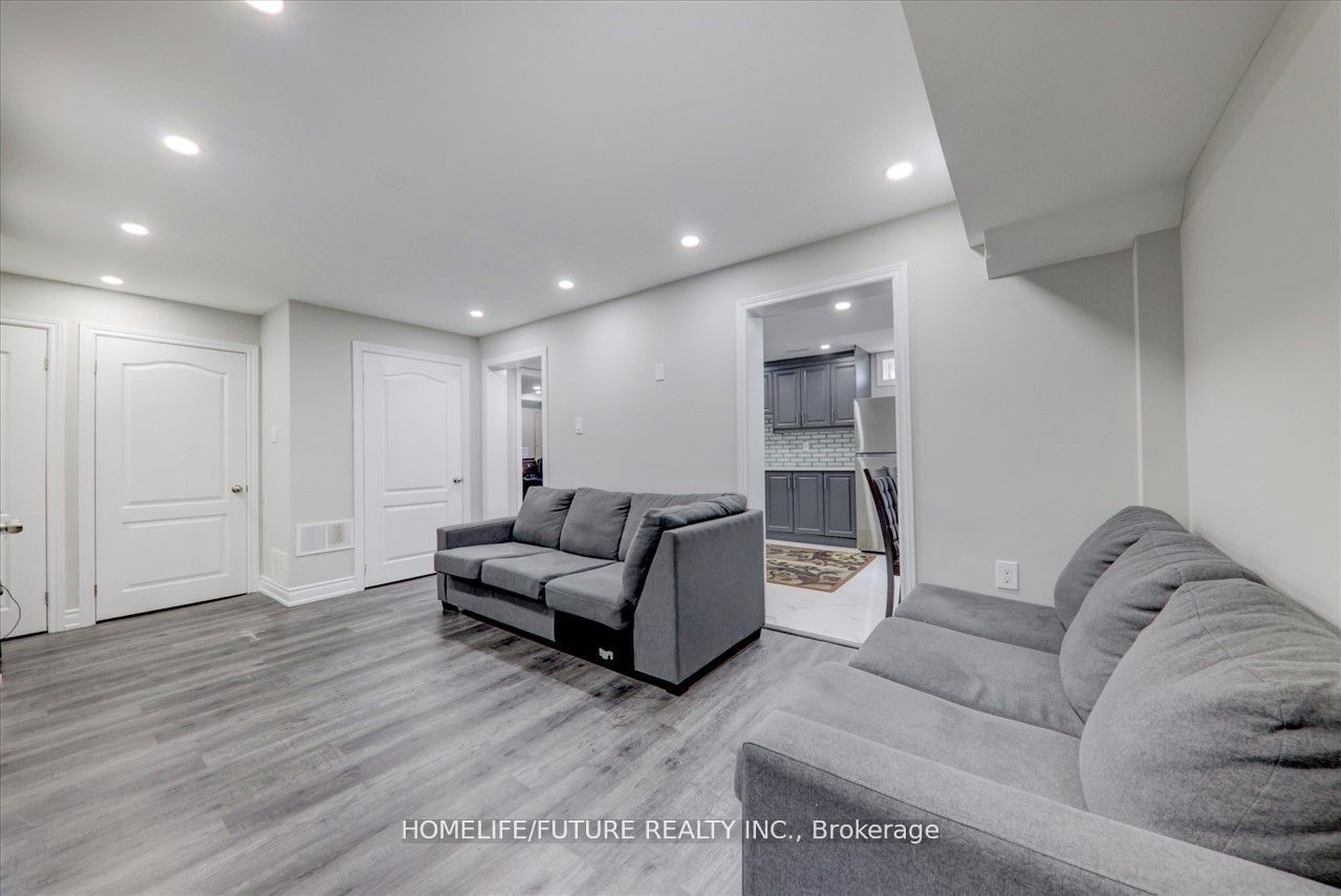 939 Miller Park Avenue Bsmt Property Photo 9