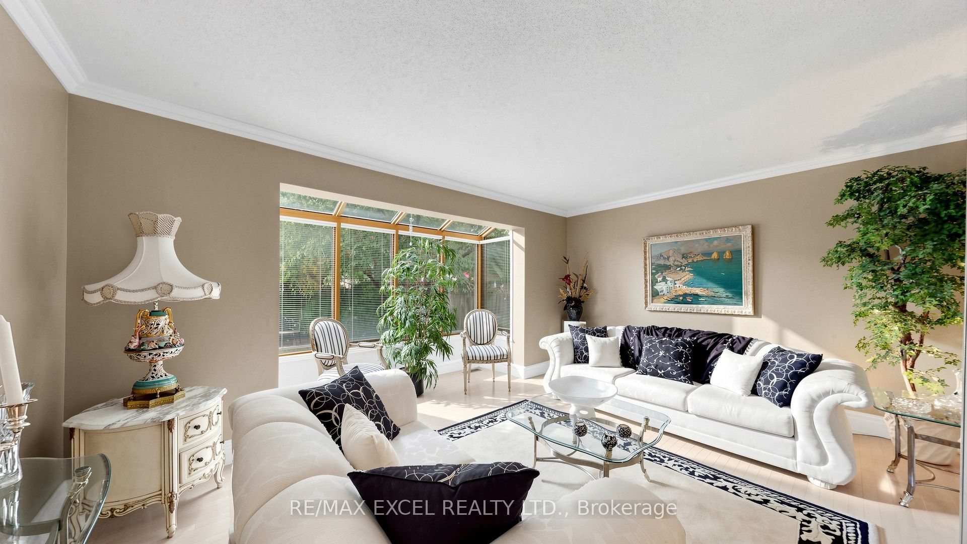 11 Alexis Road Property Photo 10