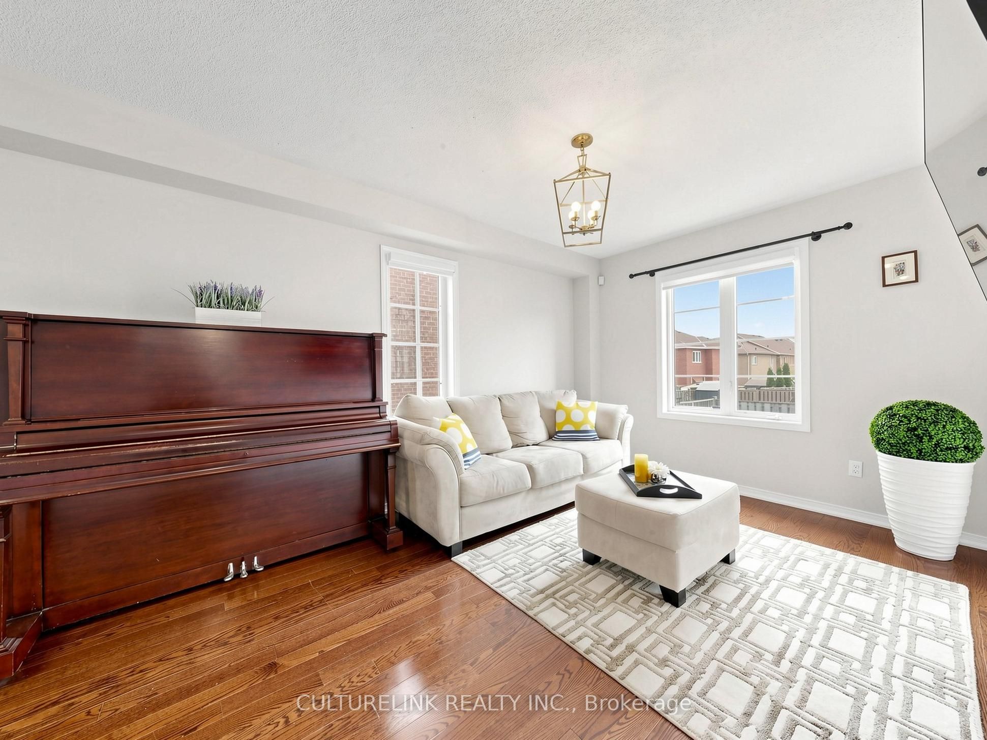 114 Duffin Drive Property Photo 3
