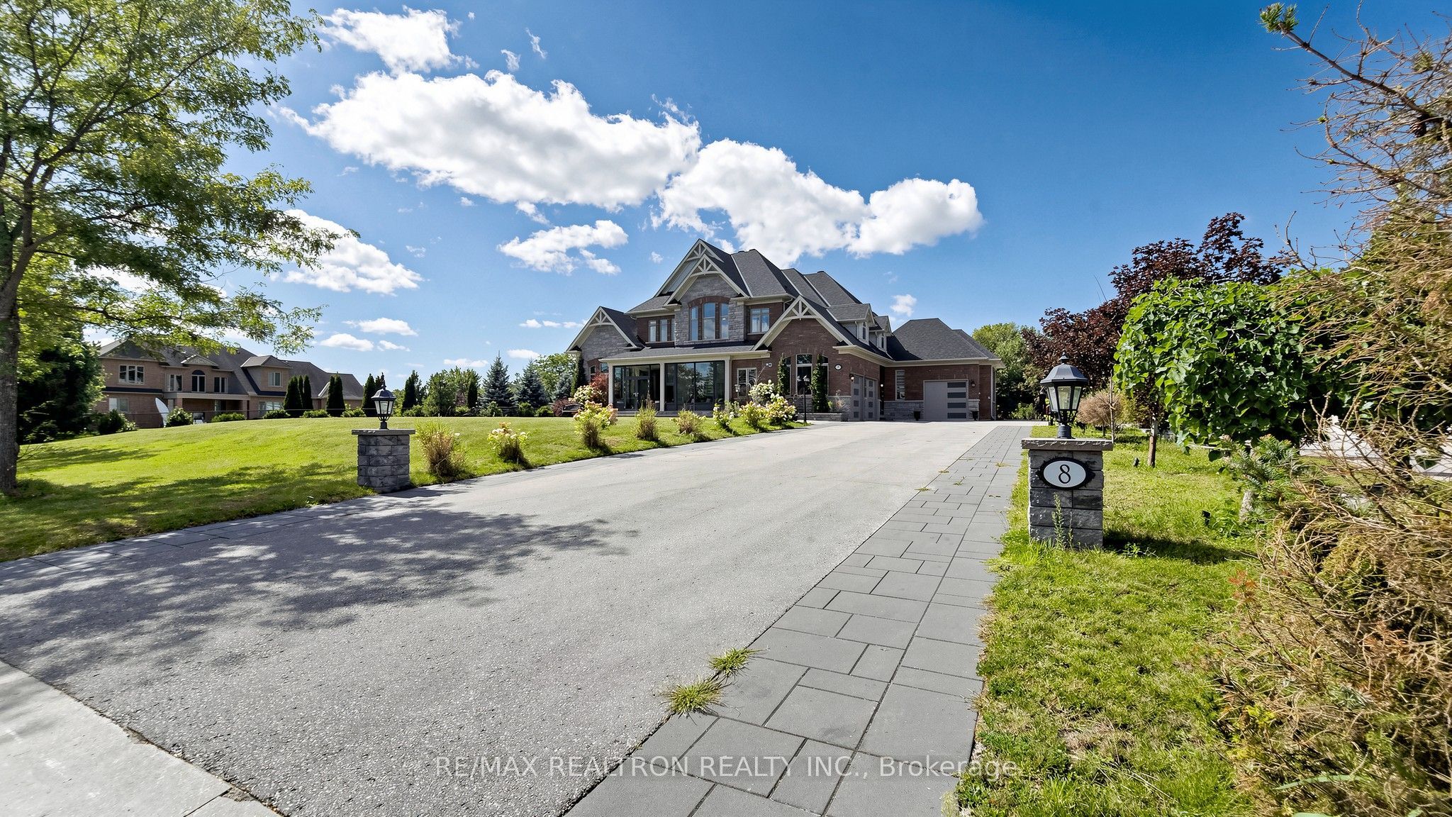 8 Fawn Grove Property Photo 1