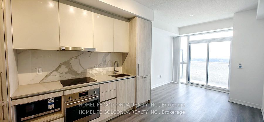 225 Commerce Street 5105 Property Photo 4