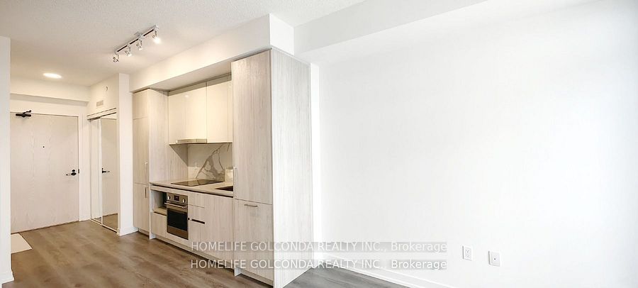 225 Commerce Street 5105 Property Photo 7