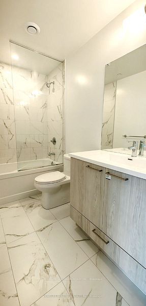 225 Commerce Street 5105 Property Photo 11