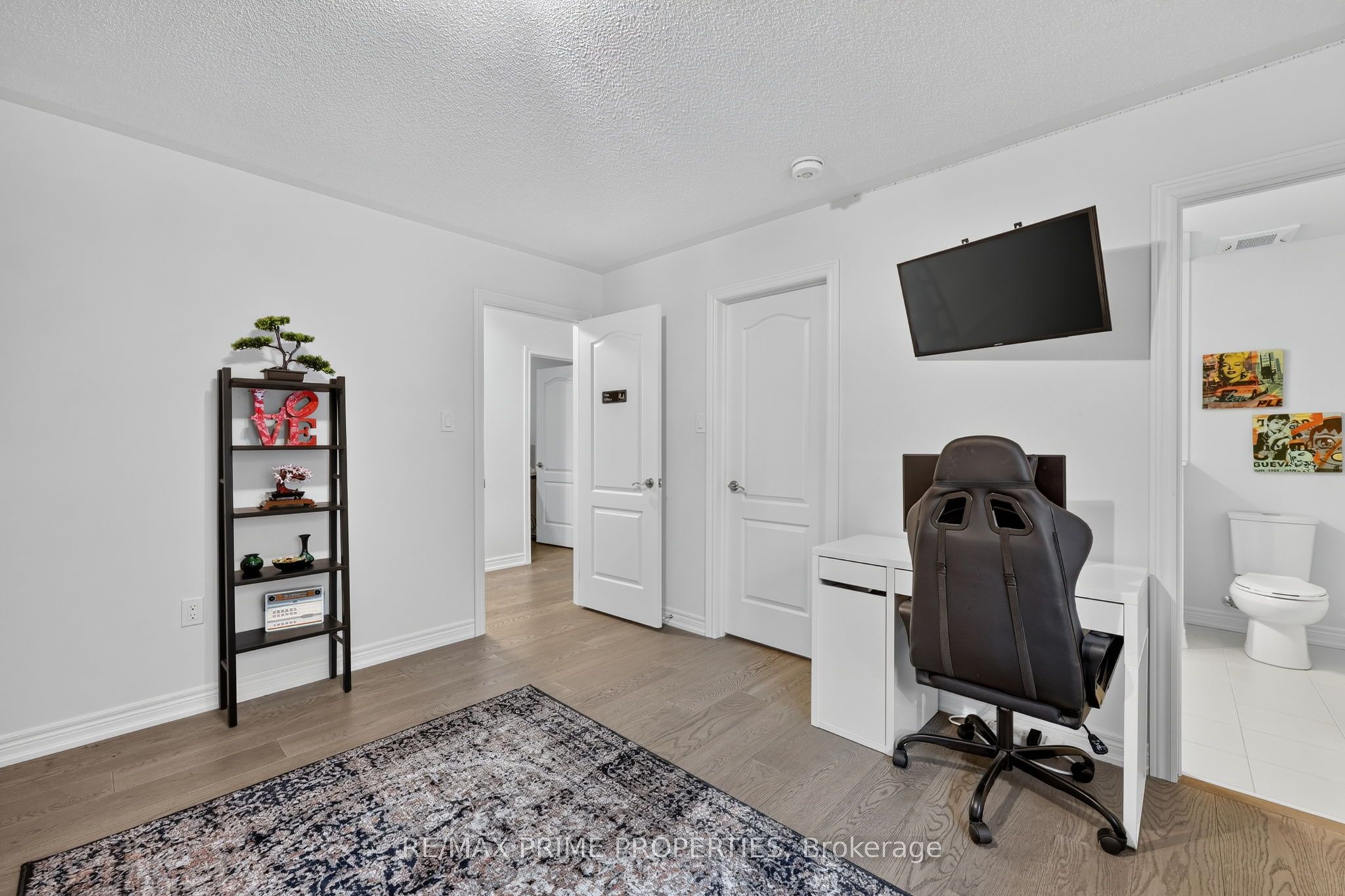 28 Frederick Taylor Way Property Photo 11