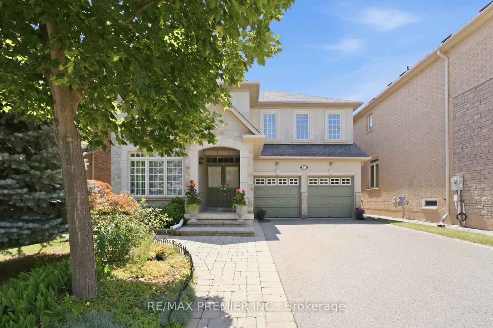 63 Summeridge Drive Property Photo 1