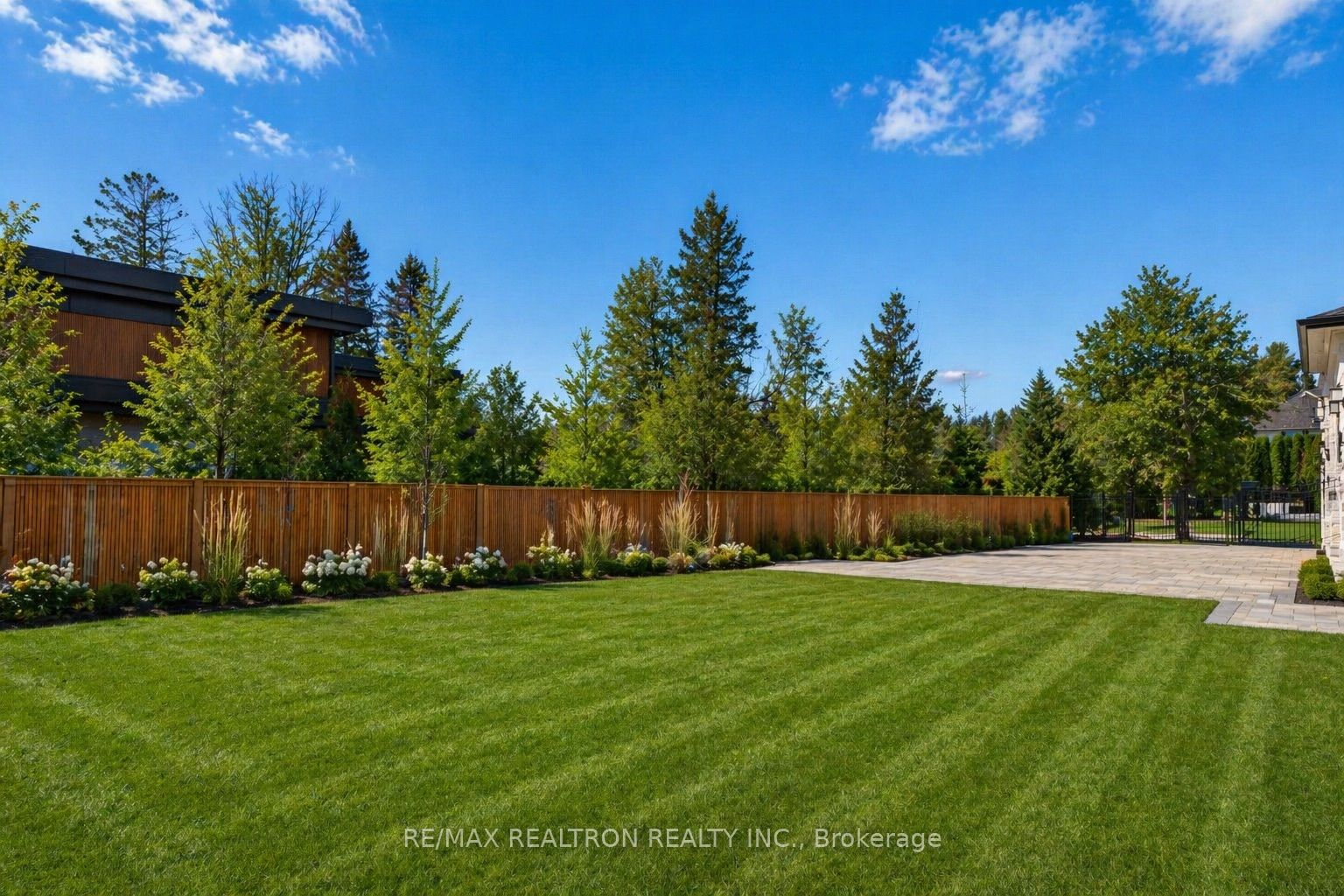 17 Pebblelane Court Property Photo 44