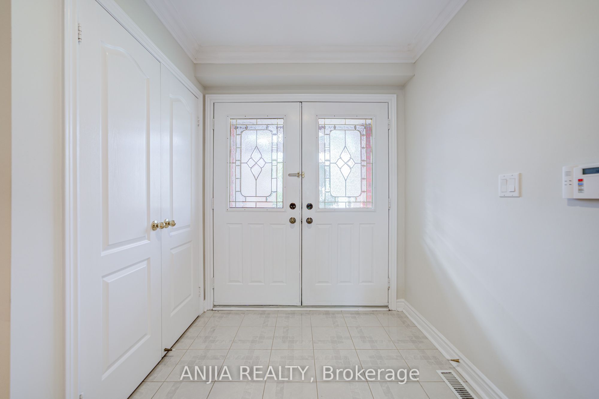 32 Turnberry Crescent Property Photo 4