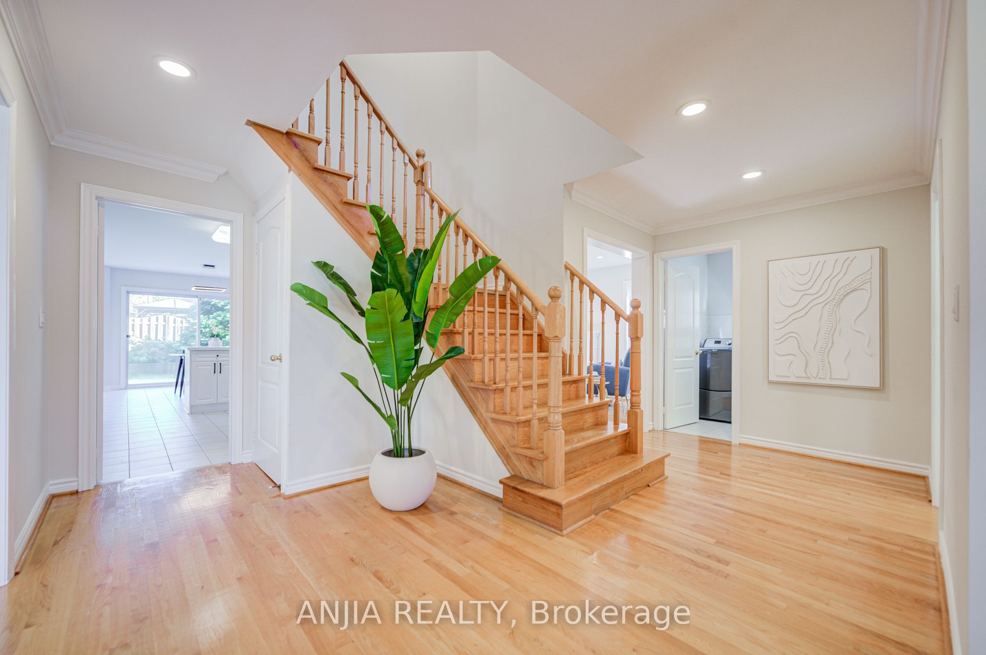 32 Turnberry Crescent Property Photo 5