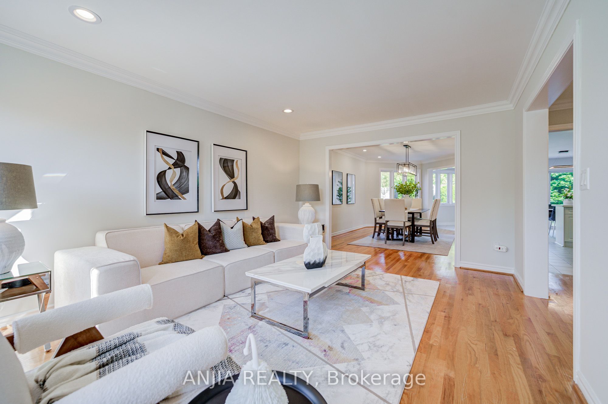 32 Turnberry Crescent Property Photo 9