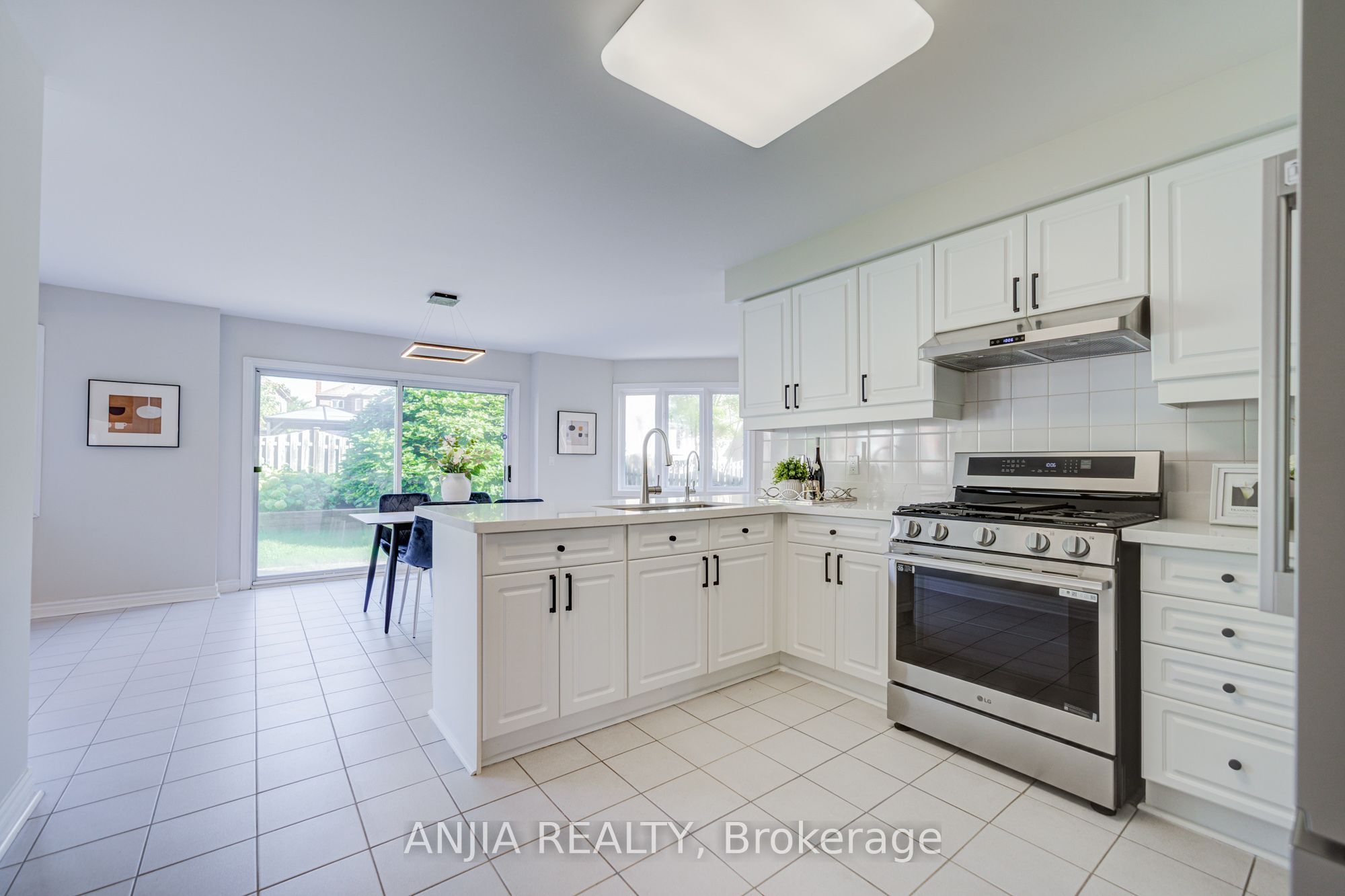 32 Turnberry Crescent Property Photo 15