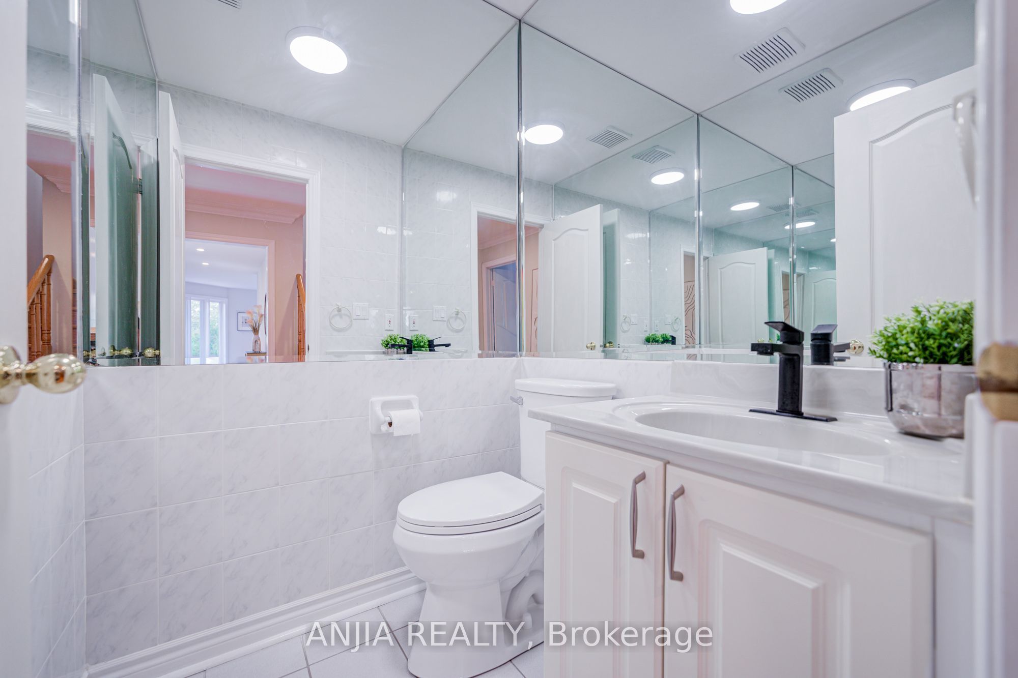 32 Turnberry Crescent Property Photo 19