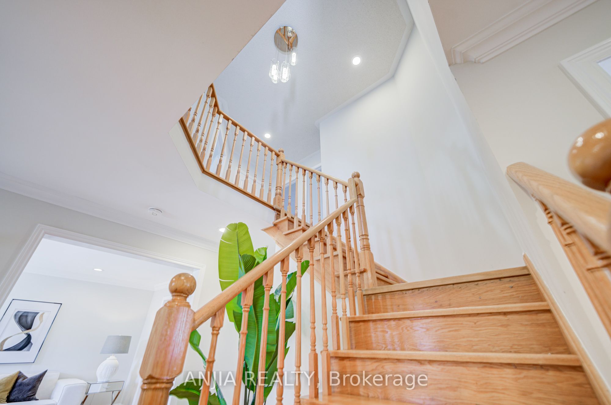 32 Turnberry Crescent Property Photo 20