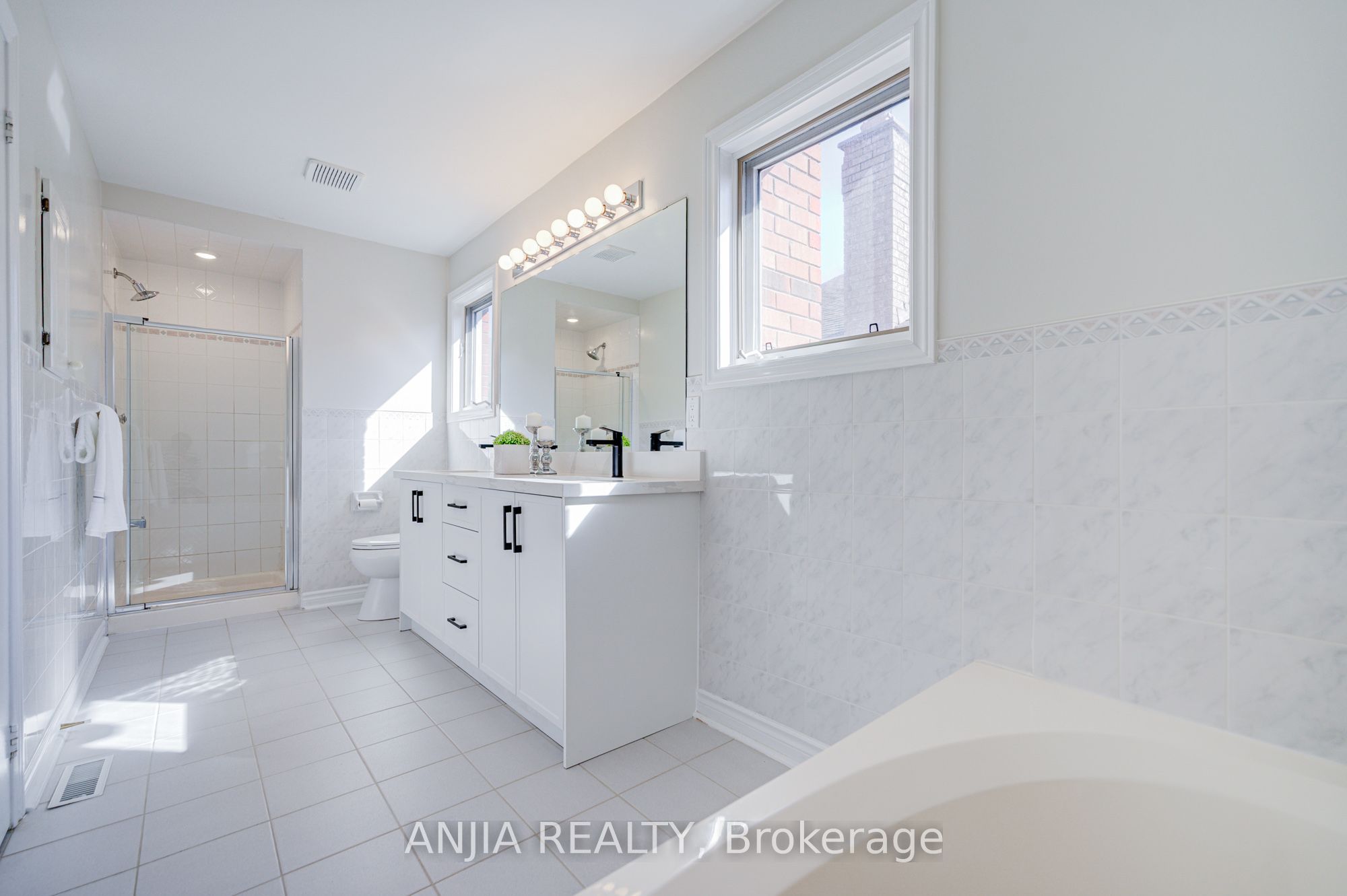 32 Turnberry Crescent Property Photo 27