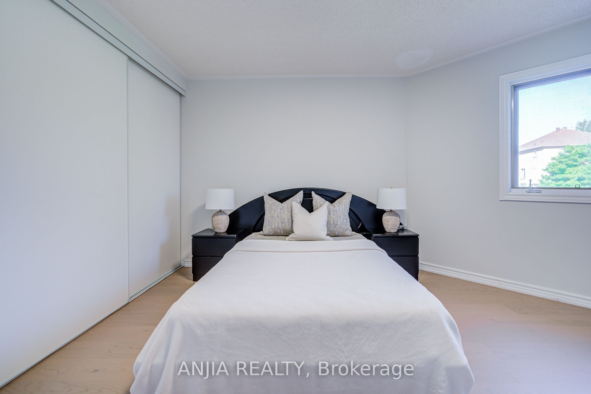 32 Turnberry Crescent Property Photo 30