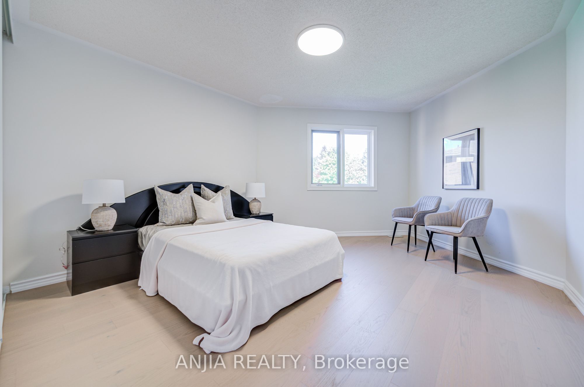 32 Turnberry Crescent Property Photo 31