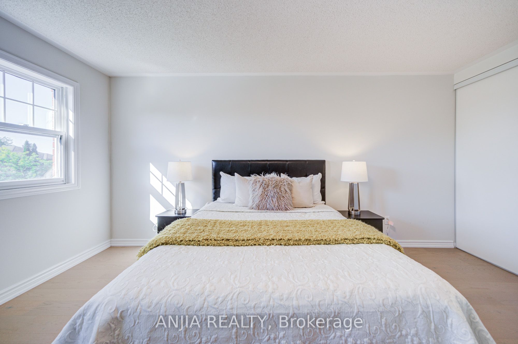 32 Turnberry Crescent Property Photo 34