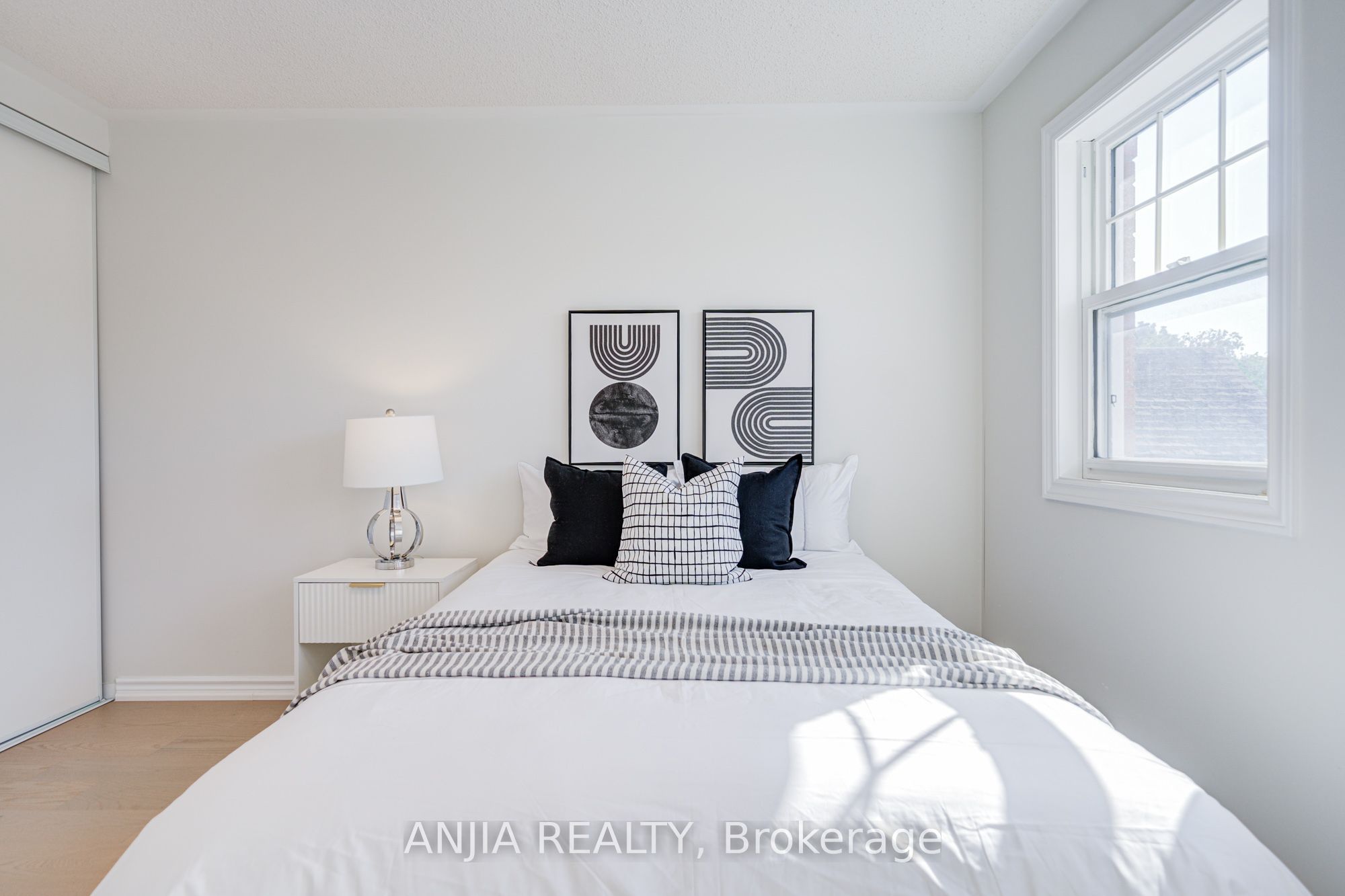 32 Turnberry Crescent Property Photo 39