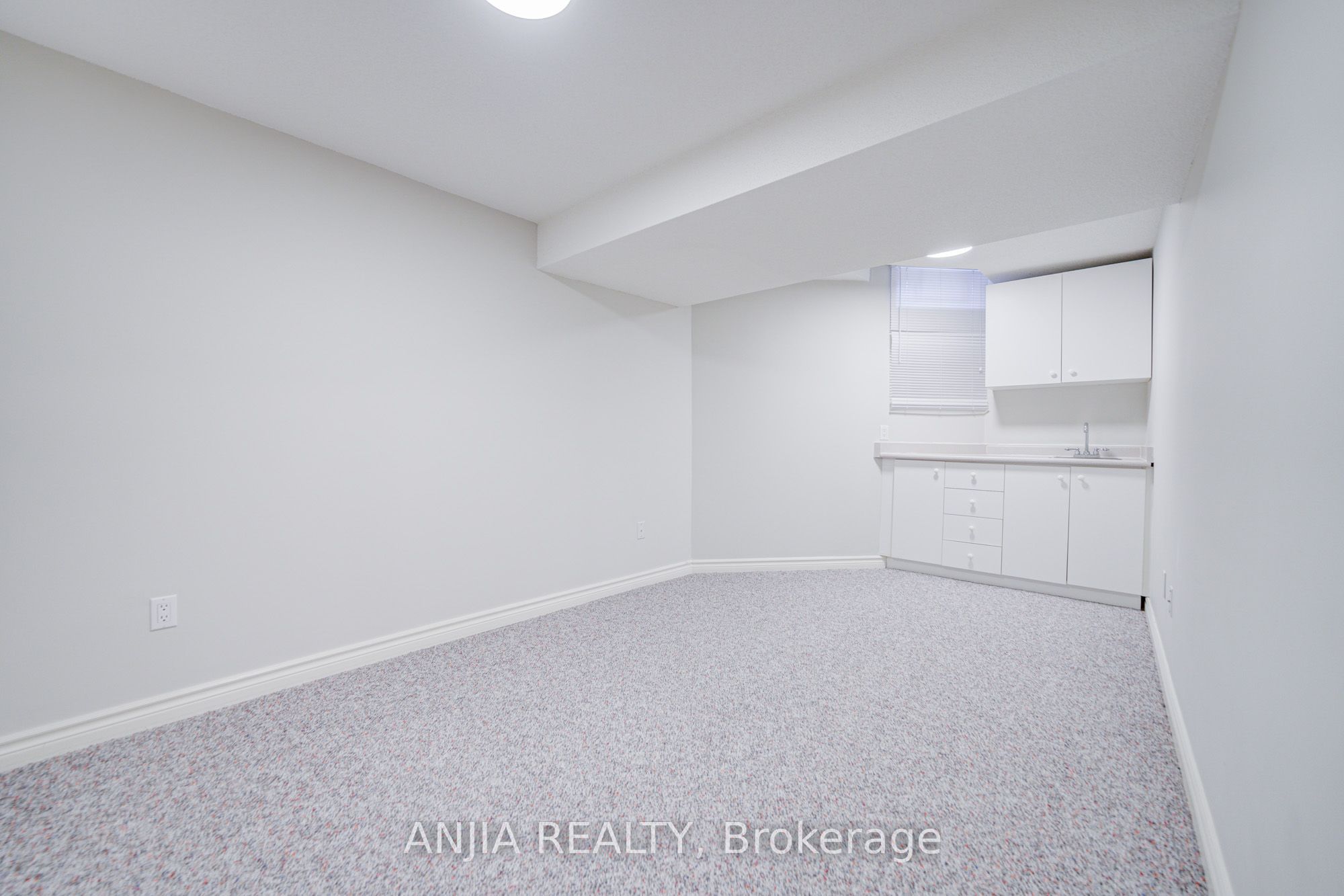 32 Turnberry Crescent Property Photo 43