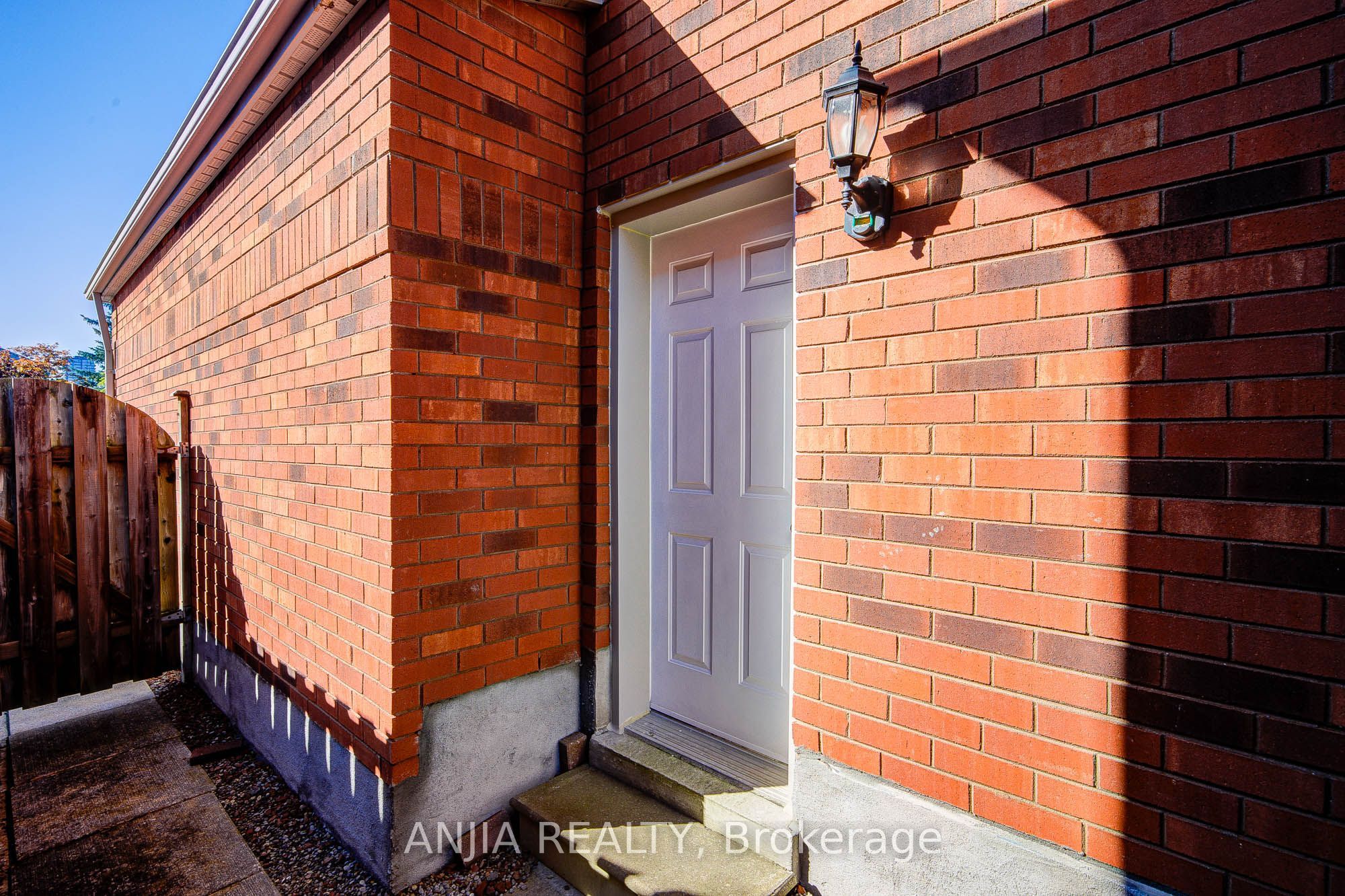 32 Turnberry Crescent Property Photo 47