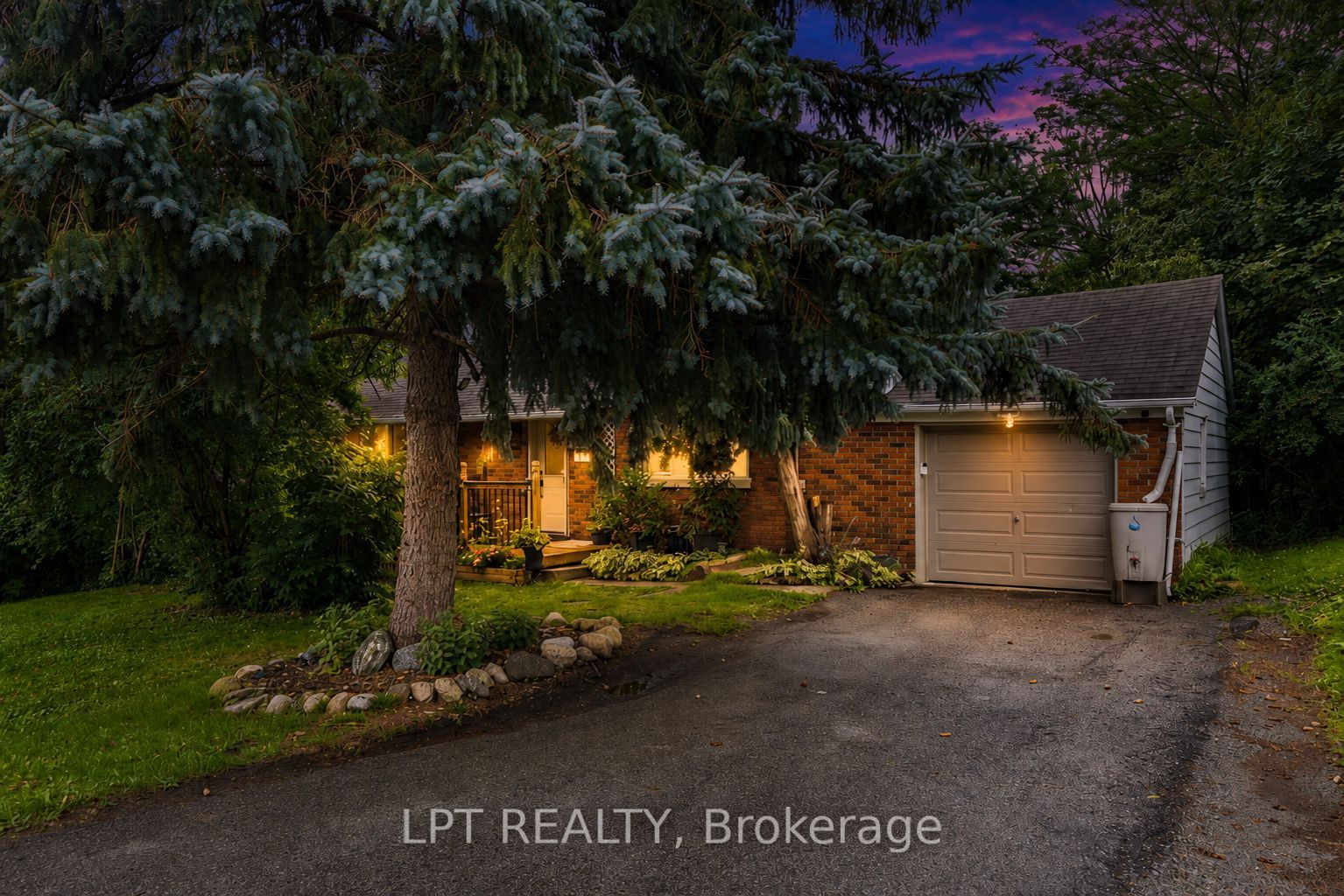 98 Don Mor Drive Property Photo 2