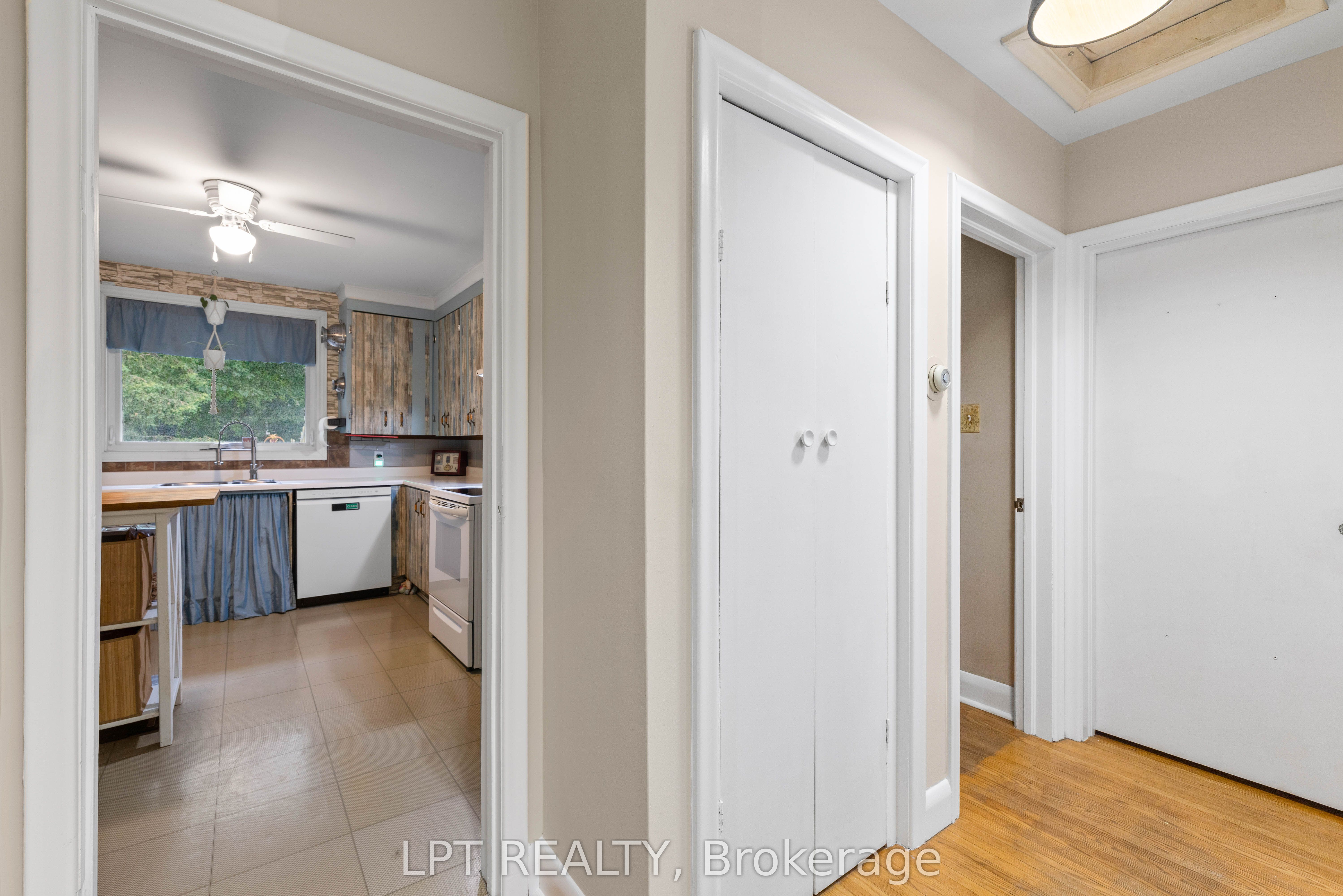 98 Don Mor Drive Property Photo 9