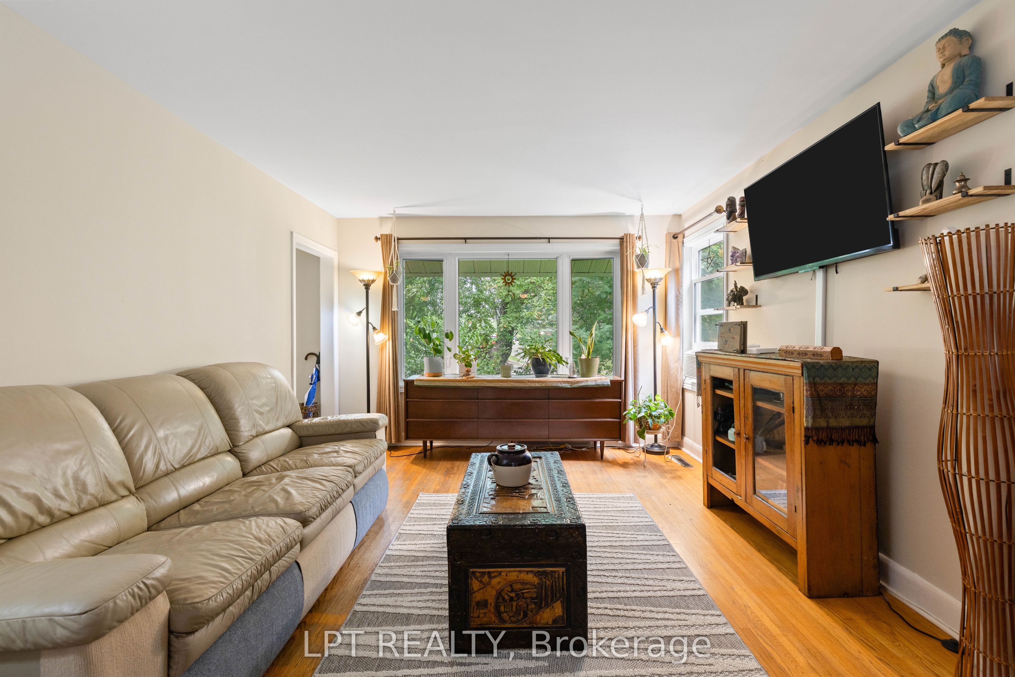 98 Don Mor Drive Property Photo 11