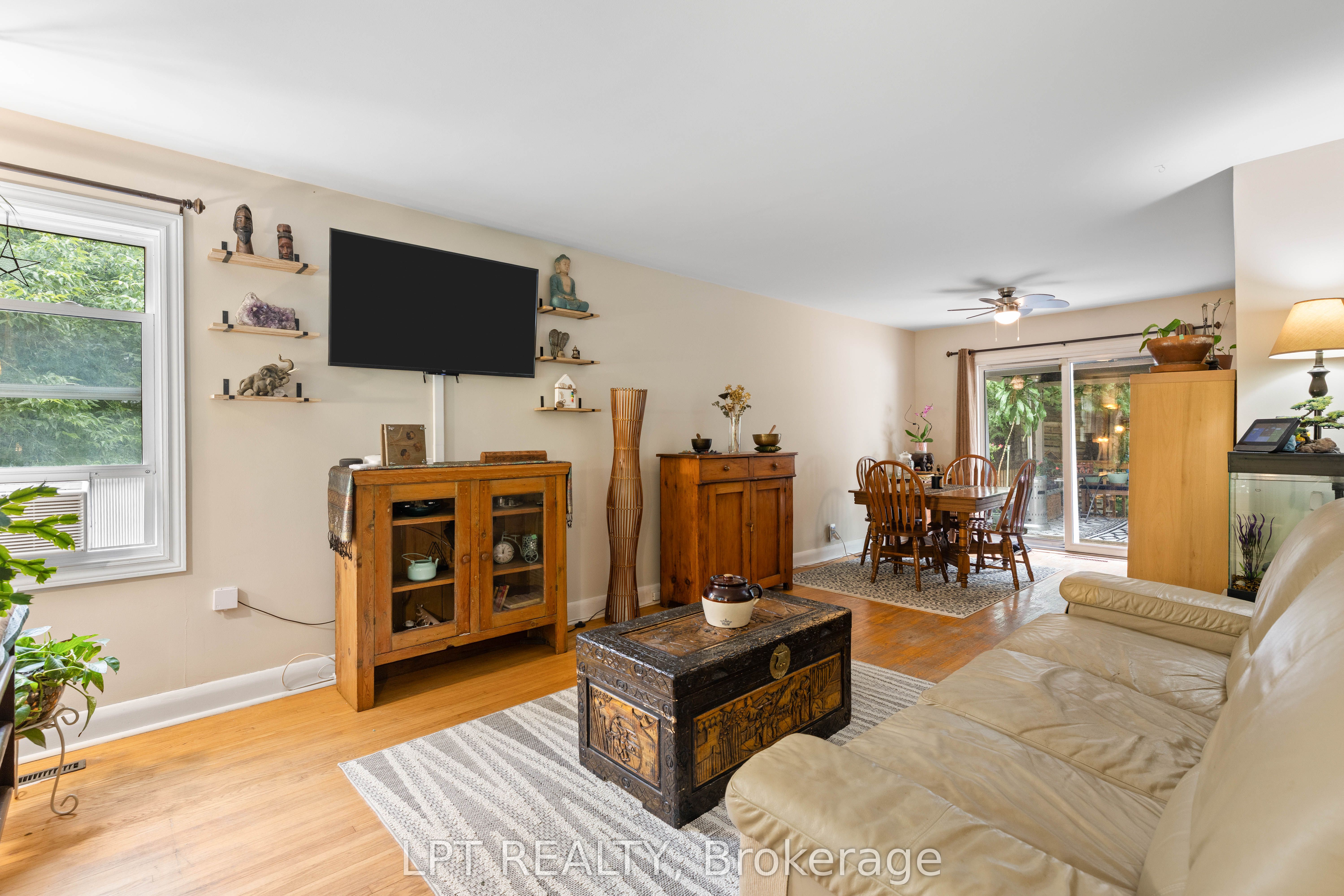 98 Don Mor Drive Property Photo 12
