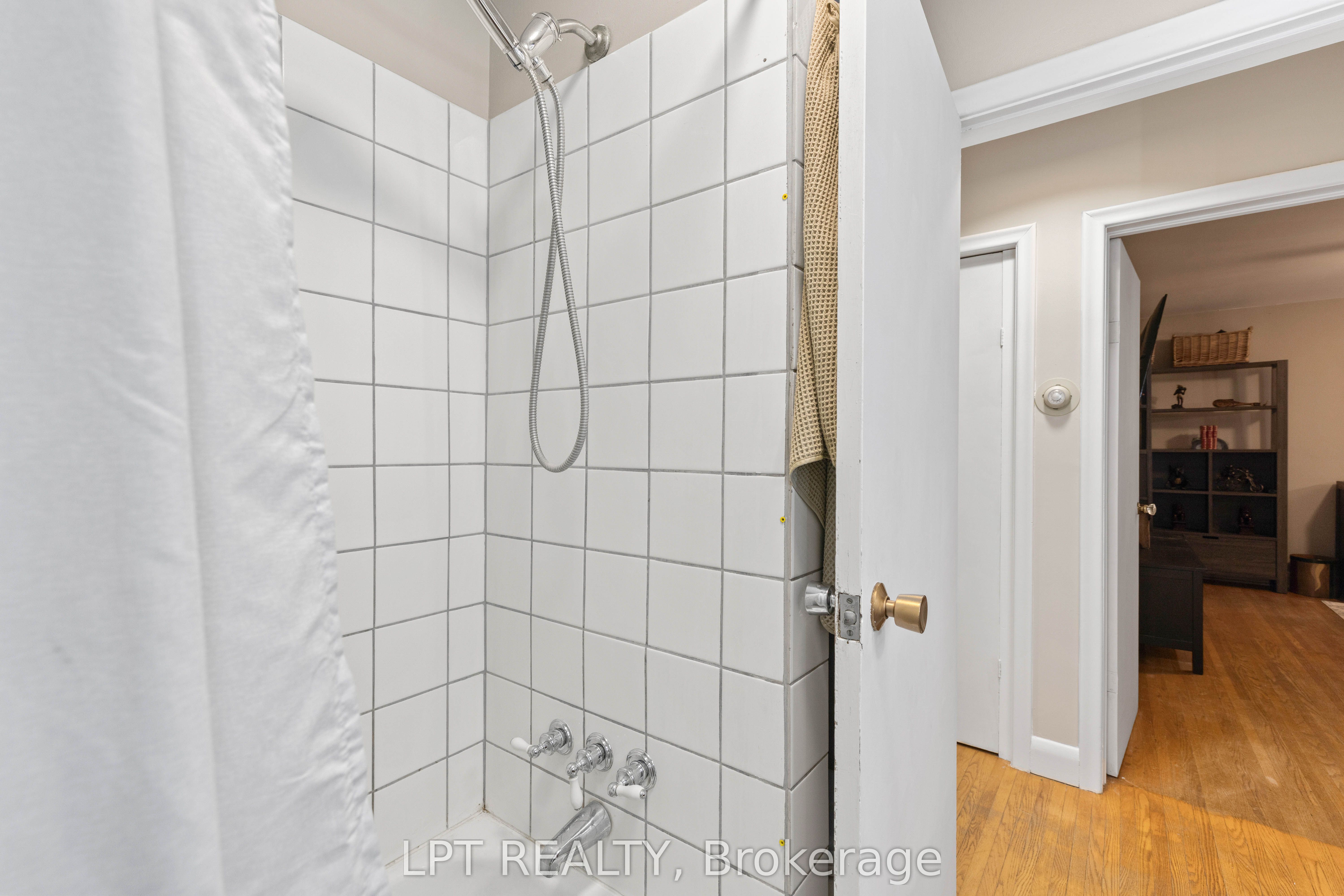 98 Don Mor Drive Property Photo 19