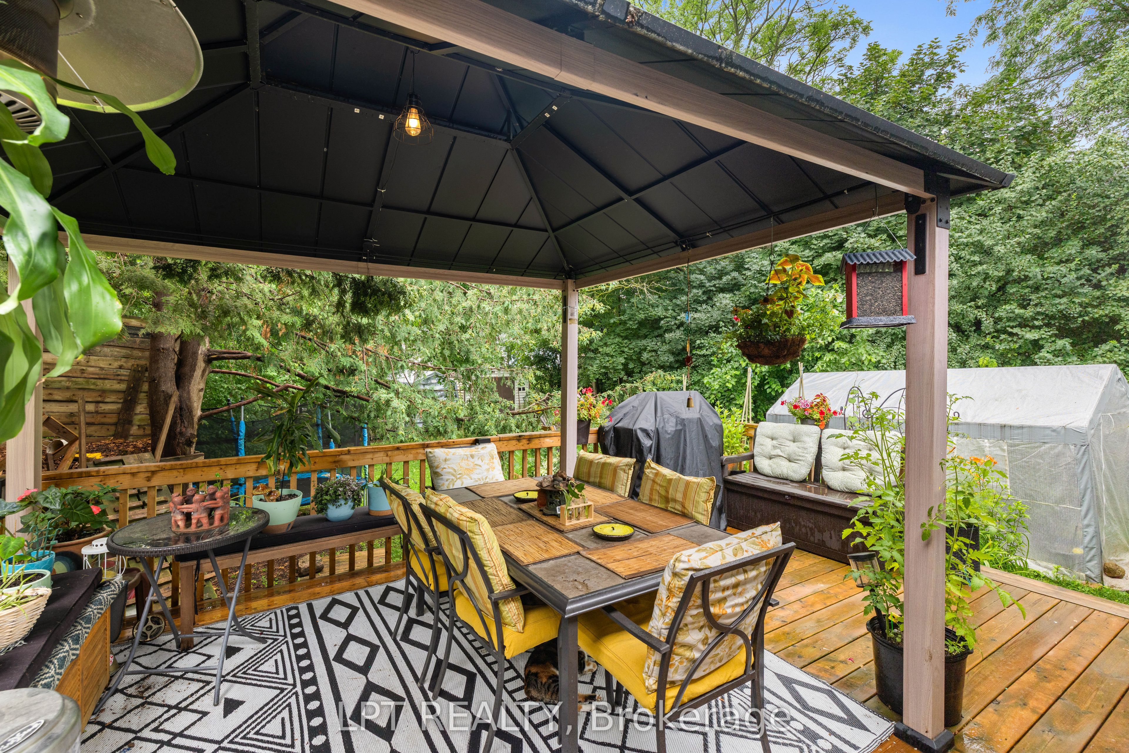 98 Don Mor Drive Property Photo 34