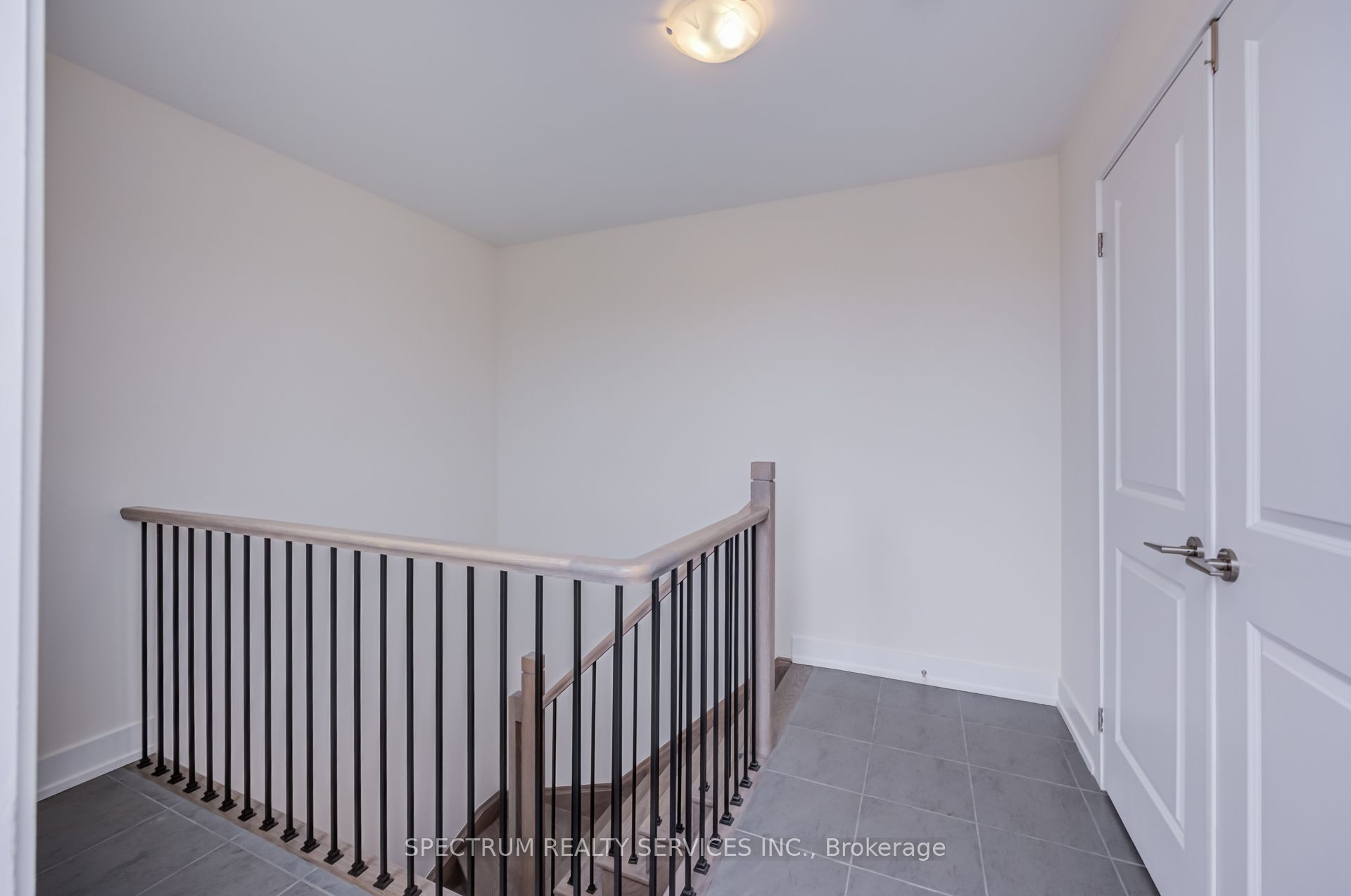 7 Phelps Lane 3 Property Photo 28