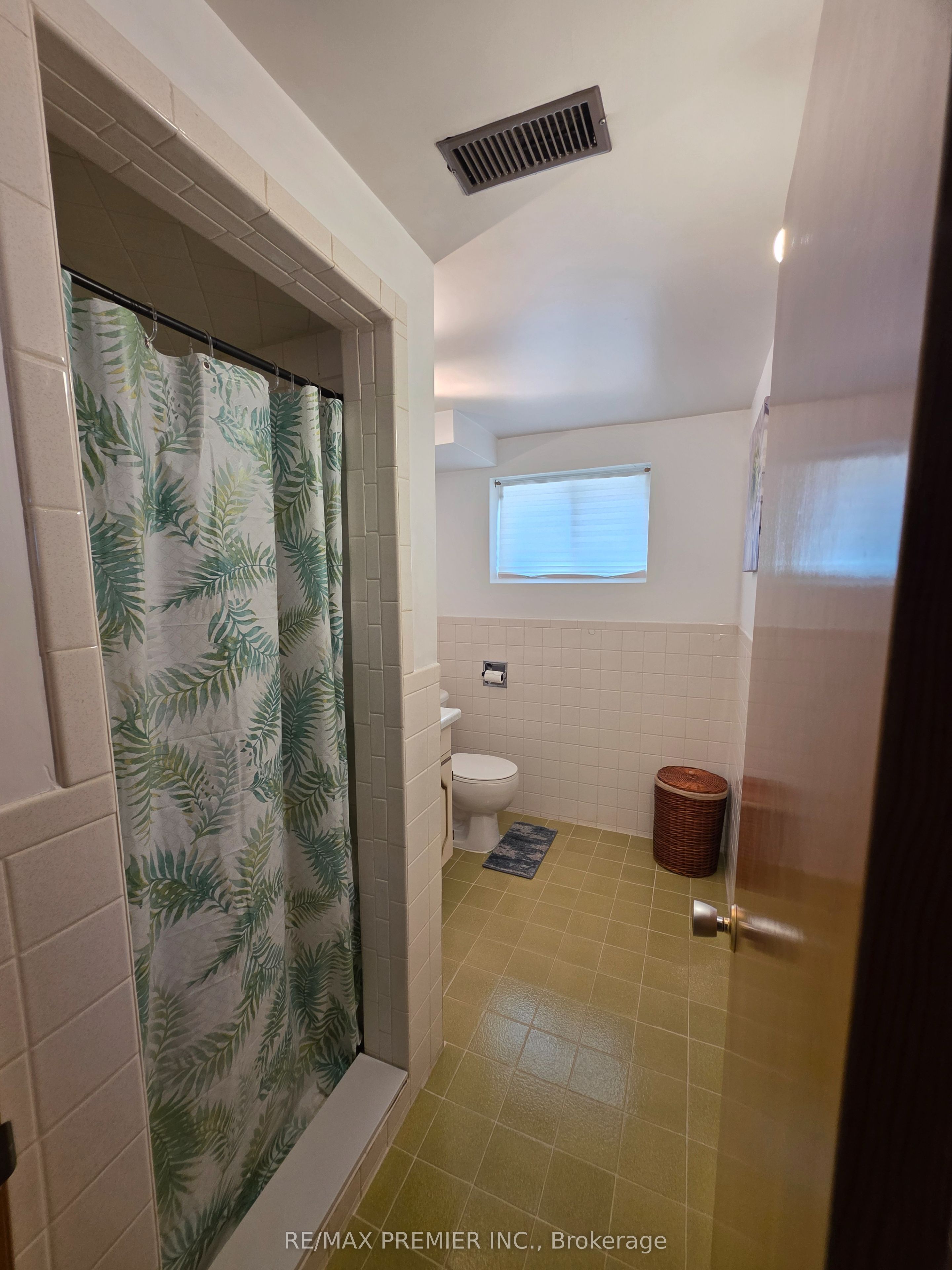 86 Harris Crescent Bsmt Property Photo 8