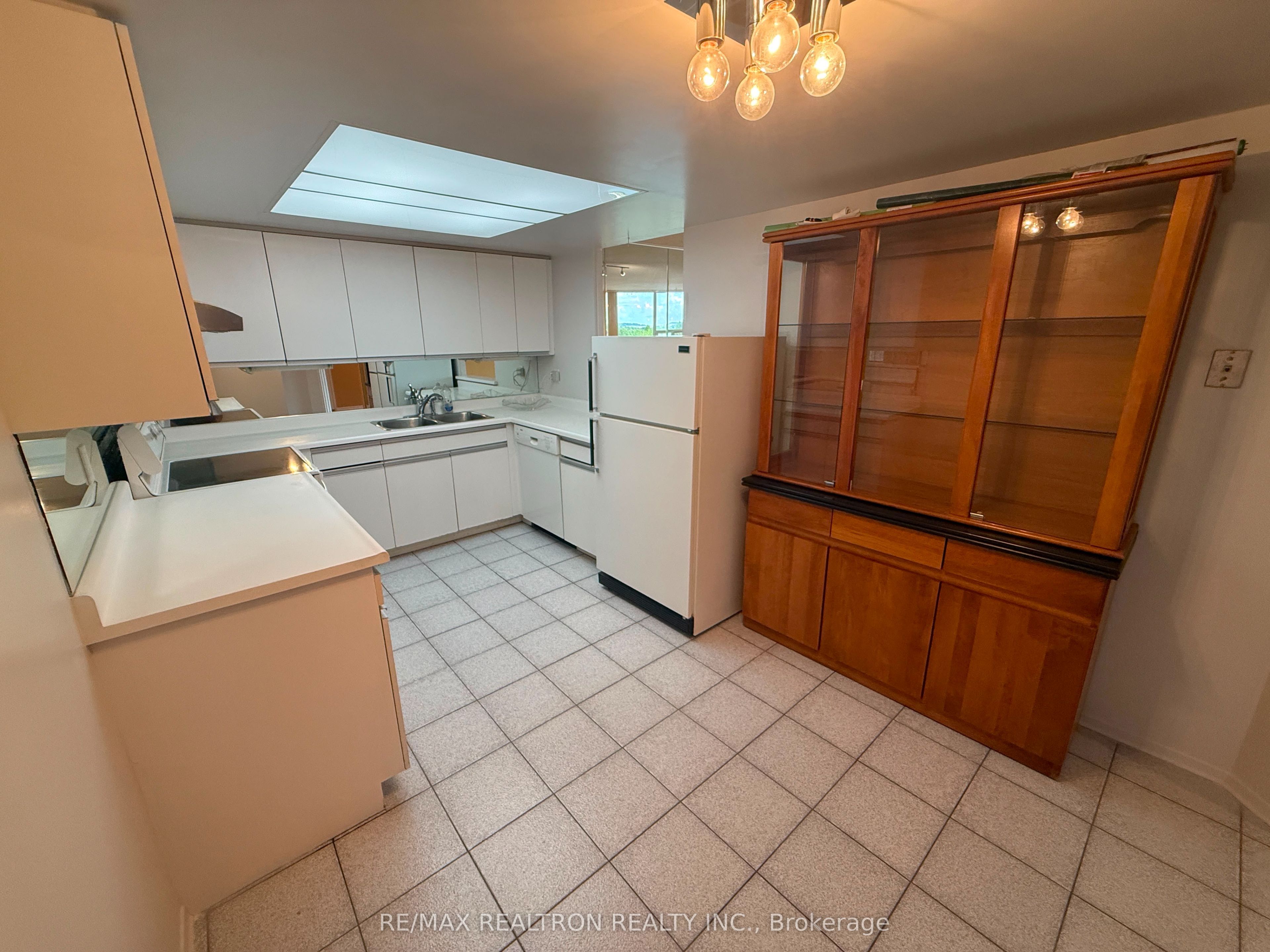 20 Baif Boulevard 705 Property Photo 8
